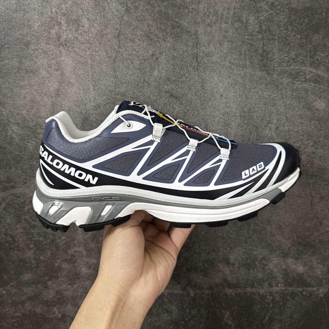 【GD纯原】SALOMON XT-6 萨洛蒙潮流越野机能户外功能鞋 478640 全新版本出货 好货不怕晚 品质 细节 材料都是肉眼可以见！ 售前售后也是其它工厂无法匹敌！ 纯原外贸平台特供订单 耗时半年巨作 全套原纸板楦头开发 原厂特供网布配套加持 确保原汁原味 完美呈现版型 原档数据独家私模五层组合大底 原装Ortholite轻量化鞋垫 中底布带钢印编号 原厂TPU锁扣 进口港宝加持 后跟自然饱满 还原公司包裹性 鞋面以“锯齿”状的包裹系统呈现 在基色底之下加入了各种色点缀 将公司的最新技术和时尚前卫的造型融入耐用的长跑款式中 鞋面由 TPU 薄膜制成 并焊接在高耐磨网眼上 使其既时尚又坚固 由 ACS底盘支撑 可增强稳定性和支撑力 以及由橡胶凸耳 Contragrip外底覆盖的 EVA 缓冲中底 旨在应对崎岖的地形 鞋舌上的彩色Salomon 标签、Quicklace 系统以及鞋头、鞋舌和鞋跟上的附加品牌使细节更加完美 让穿着者可以轻松驾驭户外与通勤下的任何运动生活场景 无缝鞋身户外随意纵横 颜值与脚感兼备 出街通勤 绝对非常吸睛 你值得拥有 尺码：36 36.5 37.5 38 38.5 39 40 40.5 41 42 42.5 43 44 44.5 45-选品中心