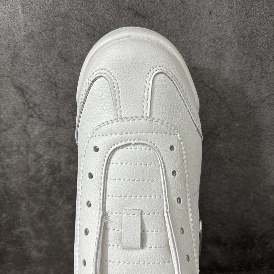 图片[5]-【公司级】迪桑特DESCENTE CHRON TEMPO Slip On Prm 复古风运动休闲鞋一脚蹬板鞋\\t #原楦原纸版开发版型 #鞋底设计有特殊的纹理或材料，以增加摩擦力，减少滑倒的风险。 #使用耐用的材料制成，能够承受长时间的使用和摩擦，减少磨损。 尺码：36 36.5 37 38 38.5 39 40 40.5 42 42.5 43 44 44.5 45-选品中心
