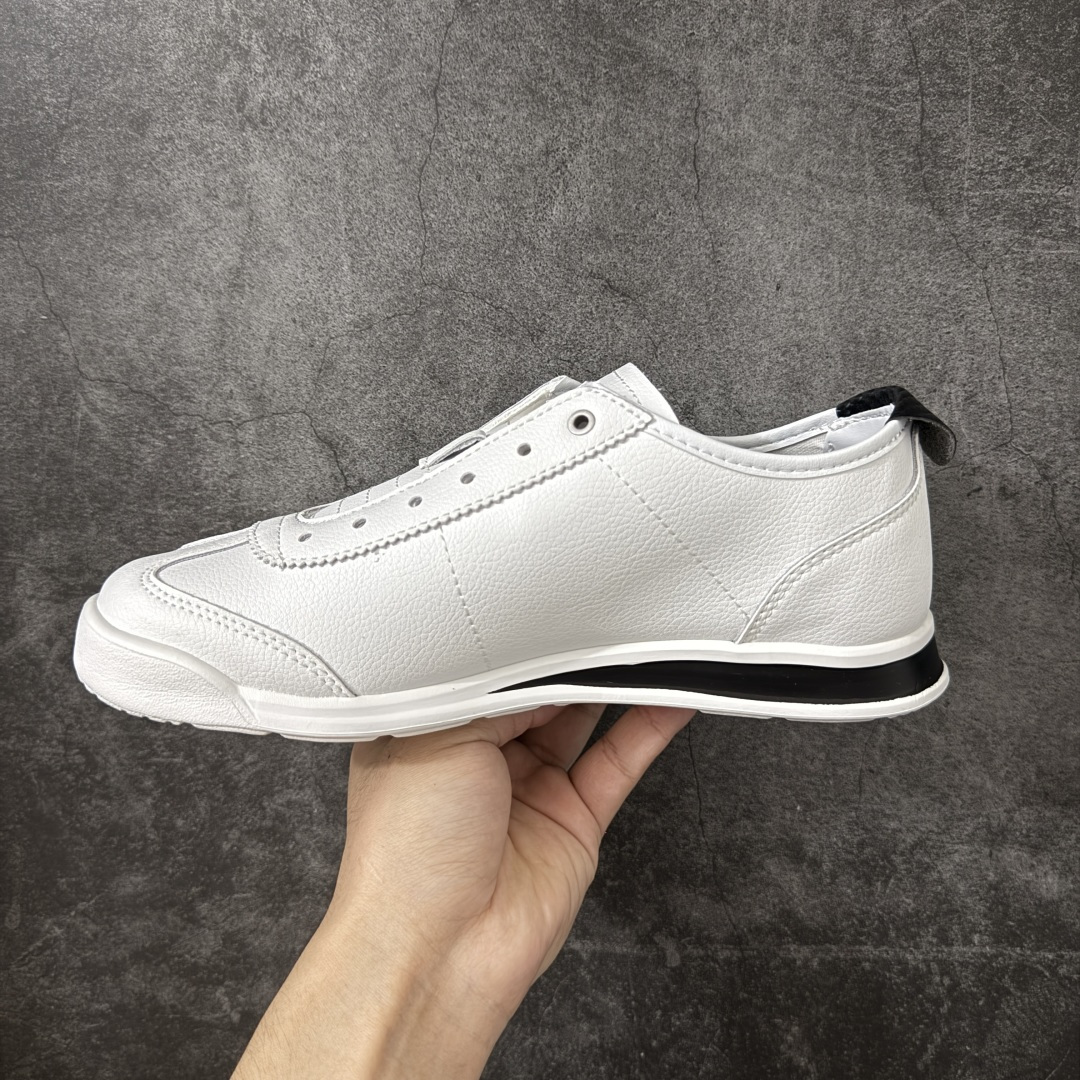 图片[2]-【公司级】迪桑特DESCENTE CHRON TEMPO Slip On Prm 复古风运动休闲鞋一脚蹬板鞋\\t #原楦原纸版开发版型 #鞋底设计有特殊的纹理或材料，以增加摩擦力，减少滑倒的风险。 #使用耐用的材料制成，能够承受长时间的使用和摩擦，减少磨损。 尺码：36 36.5 37 38 38.5 39 40 40.5 42 42.5 43 44 44.5 45-选品中心