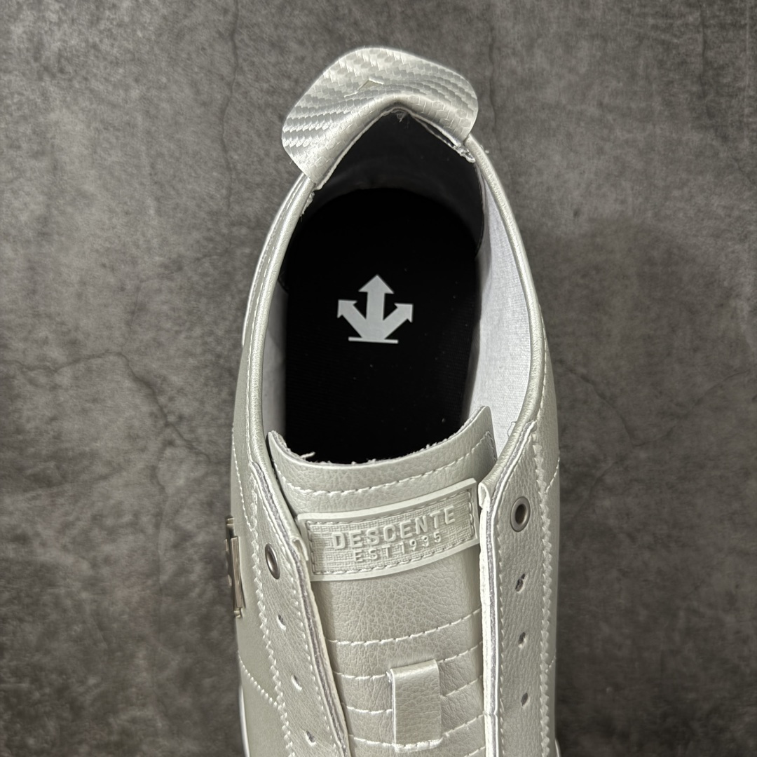 图片[8]-【公司级】迪桑特DESCENTE CHRON TEMPO Slip On Prm 复古风运动休闲鞋一脚蹬板鞋\\t #原楦原纸版开发版型 #鞋底设计有特殊的纹理或材料，以增加摩擦力，减少滑倒的风险。 #使用耐用的材料制成，能够承受长时间的使用和摩擦，减少磨损。 尺码：36 36.5 37 38 38.5 39 40 40.5 42 42.5 43 44 44.5 45-选品中心