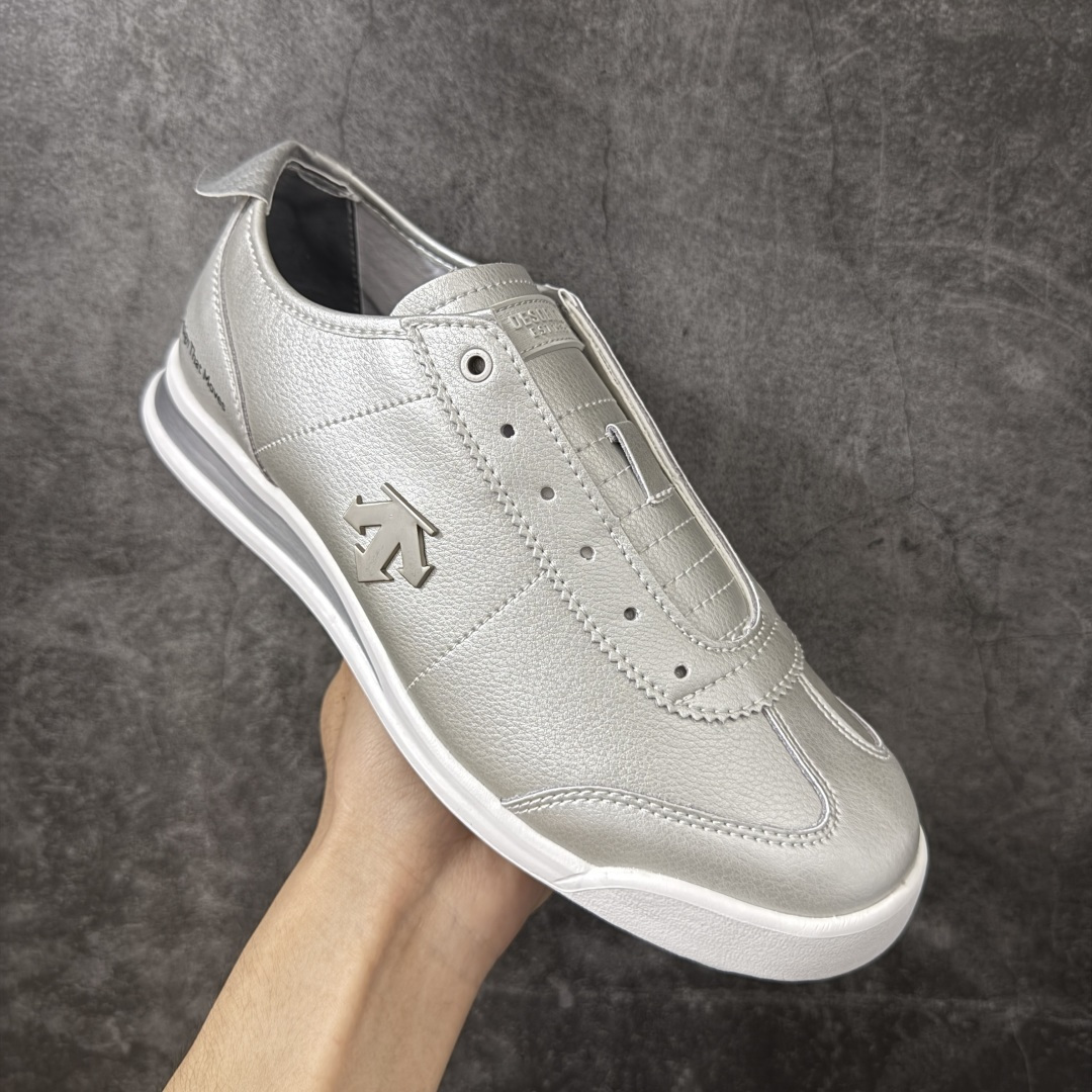 图片[3]-【公司级】迪桑特DESCENTE CHRON TEMPO Slip On Prm 复古风运动休闲鞋一脚蹬板鞋\\t #原楦原纸版开发版型 #鞋底设计有特殊的纹理或材料，以增加摩擦力，减少滑倒的风险。 #使用耐用的材料制成，能够承受长时间的使用和摩擦，减少磨损。 尺码：36 36.5 37 38 38.5 39 40 40.5 42 42.5 43 44 44.5 45-选品中心