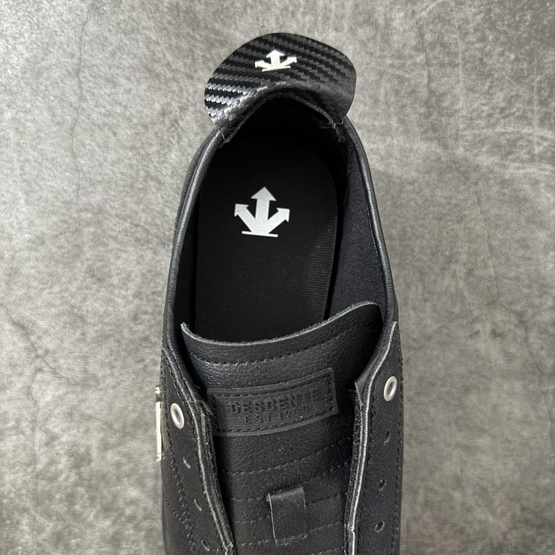 图片[8]-【公司级】迪桑特DESCENTE CHRON TEMPO Slip On Prm 复古风运动休闲鞋一脚蹬板鞋\\t #原楦原纸版开发版型 #鞋底设计有特殊的纹理或材料，以增加摩擦力，减少滑倒的风险。 #使用耐用的材料制成，能够承受长时间的使用和摩擦，减少磨损。 尺码：36 36.5 37 38 38.5 39 40 40.5 42 42.5 43 44 44.5 45-选品中心