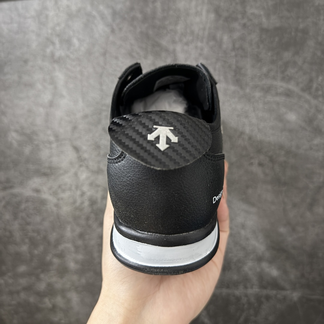 图片[4]-【公司级】迪桑特DESCENTE CHRON TEMPO Slip On Prm 复古风运动休闲鞋一脚蹬板鞋\\t #原楦原纸版开发版型 #鞋底设计有特殊的纹理或材料，以增加摩擦力，减少滑倒的风险。 #使用耐用的材料制成，能够承受长时间的使用和摩擦，减少磨损。 尺码：36 36.5 37 38 38.5 39 40 40.5 42 42.5 43 44 44.5 45-选品中心