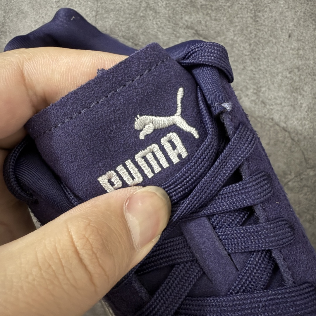 图片[7]-【Top纯原版】彪马PUMA Speedcat Archive SpeedCat系列美拉德风 舒适百搭 防滑耐磨 低帮 生活休闲鞋 男女同款 深蓝银 406666-01 目前市场最优版本 无论是版型 细节 烫金走线 完全碾压市场任意版本 欢迎对比🆚 工厂耗时3个月开发 原装档案原数据纸版楦型 采用固色翻毛皮鞋面材质(正确二次成型\’猛帮\’成型工艺🆚区别市面版本!!) 外置原数据开发轻量耐磨橡胶大底💪🏻 全球知名运动品牌PUMA宝马赛车系列 融合了宝马车队的标志性配色 以趣味十足又前卫复古的设计引领潮流 将赛道精神融入街头时尚 开启前卫竞速之旅 主打前卫复古风 Roma鞋款的鞋侧以复古的流线造型 缀以宝马经典Logo 巧妙吸睛 而Speedcat鞋款以亮眼三色条纹元素缀以舒适鞋面 赋予了独特的个性美学 演绎赛车的无尽能量 尺码：36-45-选品中心