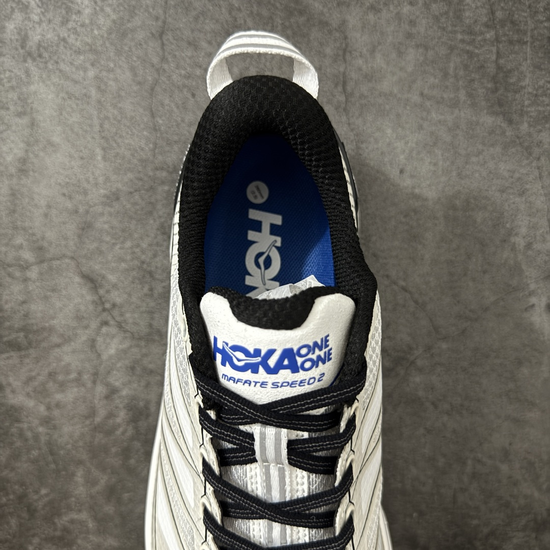 图片[8]-【纯原H版】HOKA ONE ONE Mafate Speed 2 Low 玛法特2代系列低帮轻量户外越野休闲运动慢跑鞋 正确组合底 市场顶级版本 上脚赞到报爆 轻盈舒适 鞋面采用超轻的无缝架构 轻薄的TPU贴在透气的鞋面材料上 减轻重量同时也保证了支撑性 鞋底采用滚动平衡技术 引导跑者回归自然步态 祖传的神奇EVA材质中底依旧是一如既往地表现优秀 能提供充足的缓震 作为HOKA家的越野跑鞋 VIBRAM 橡胶大底也是必不可少的 即便在复杂湿滑的地形 依旧能有良好的抓地力及稳定性 鞋带采用了弹性不易松脱的扁宽弹性鞋带 前掌与中掌部分也进行了加宽 也更加适合亚洲人的脚型 是一款十分全面且足够强悍的户外硬核越野鞋 日常搭配的话短裤是基本不挑 阔腿裤 工装裤以及各种长筒牛仔裤都可以 尺码：36 36.5 37.5 38 38.5 39 40 40.5 41 42 42.5 43 44 44.5 45-选品中心