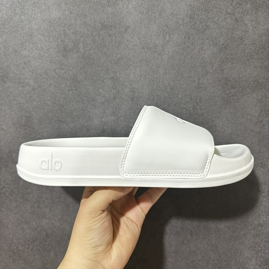 【公司级】美国知名瑜伽品牌Alo Yoga IT Slides 室外系列夏季沙滩休闲运动一字拖鞋 A0669U 男女鞋采用纤维革鞋面材质，外搭超轻一次发泡MD底模鞋床，可吸汗织物衬里材料,柔软舒适 尺码：36 36.5 37 38 38.5 39 40 40.5 41 42 42.5 43 44 45 46-选品中心