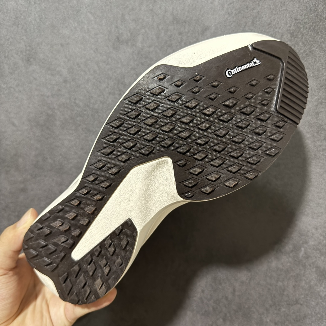 图片[9]-【公司级】AD ADIZERO EVO SL ATR 阿迪超轻透气缓震跑鞋 以令人难以置信的138克重量，刷新了跑鞋轻量化的记录，阿迪在材料科学和工艺技术上的深厚积累。 全新鞋款采用Lightweight Upper材料，让穿着者几乎能够体验到一种\”裸足\”的感觉 货号：KI5180 尺码：36-45带半码-选品中心