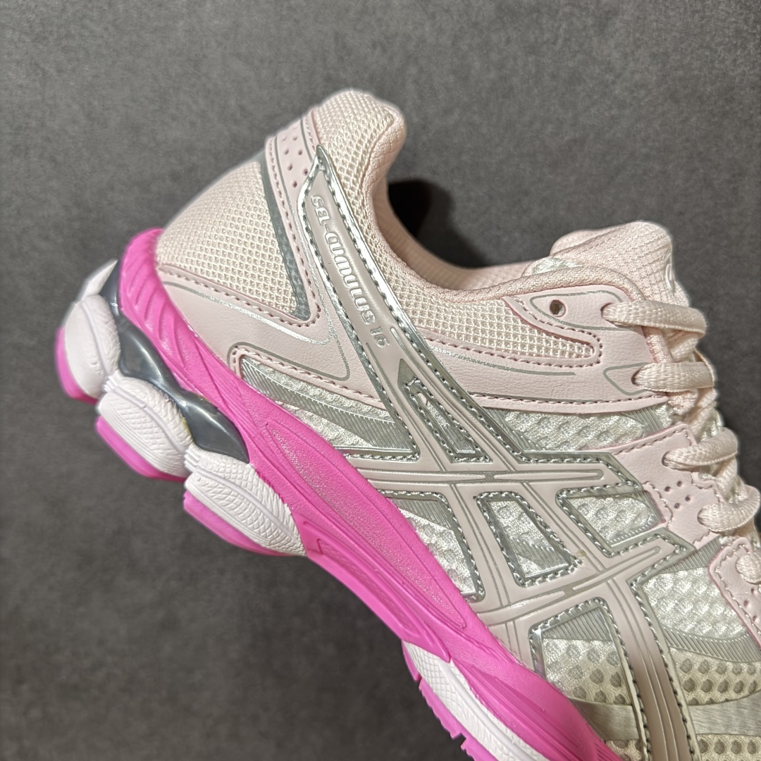 图片[7]-【公司级】Asics Gel-Cumulus 16 阿斯克斯 亚瑟士 积云16代 低帮 白粉色 都市运动复古回潮清爽百搭透气舒适织物低邦休闲跑步鞋 鞋身整体采用新升级的工程提花网眼面料，轻薄透气，能轻盈无压力地贴合脚面，鞋舌也非常轻薄柔软，透气且包裹脚面不磨脚；中底采用Asics FF Blast Plus泡棉，并结合厚实的Fluidridez外底泡棉，提升了耐久性和抓地力。双层泡棉设计提供了柔软的缓震体验，能确保流畅的步态转换。后跟内置Purey GEL缓震胶，进一步吸收冲击，强强联合，使每跑一步都感觉脚底有助推感，回馈明显，软弹中带着一股韧劲。 货号：1203A990-600 尺码：36-46-选品中心