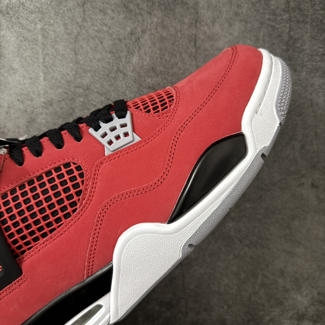 图片[6]-【纯原LW版本】Air Jordan AJ4 Retro 2025复刻公牛红黑 FQ8138-600 第一梯队最新批次 细节多次校对改良 接近完美 细节达到可过鉴定标准 耗时半年巨作 全套原纸板楦头开发 原厂特供皮料加持 确保原汁原味 完美呈现四代版型 一比一鞋头弧度高度鞋身弧度 数据细节工艺流程均保持原鞋一致 原厂TPU网格鞋带扣 正确内里网布 菱角分明不变形无多余毛边 柔软性质感一致于原鞋 原厂织唛标 原厂飞人电绣工艺 尾指中部跳三针 独家绑鞋带手法 印刷中底布 四线拉帮 米色美纹纸贴合固定 进口港宝加持 后跟自然饱满 全鞋荧光划线卡点 追求极致完美 每一双都是工艺品 多重QC质检 超越公司货的品控标准 实实在在的免检产品 尺码：36-47.5-选品中心