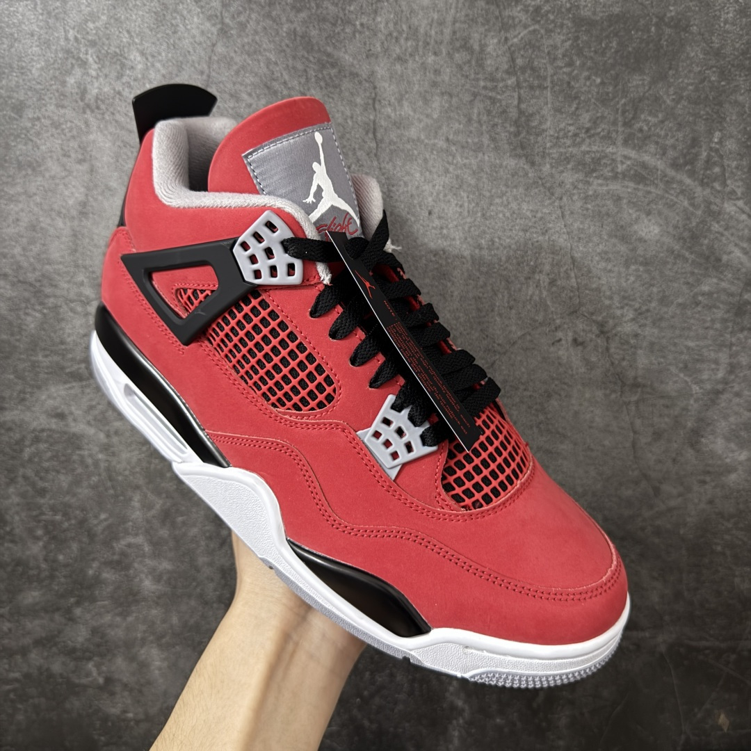 图片[3]-【纯原LW版本】Air Jordan AJ4 Retro 2025复刻公牛红黑 FQ8138-600 第一梯队最新批次 细节多次校对改良 接近完美 细节达到可过鉴定标准 耗时半年巨作 全套原纸板楦头开发 原厂特供皮料加持 确保原汁原味 完美呈现四代版型 一比一鞋头弧度高度鞋身弧度 数据细节工艺流程均保持原鞋一致 原厂TPU网格鞋带扣 正确内里网布 菱角分明不变形无多余毛边 柔软性质感一致于原鞋 原厂织唛标 原厂飞人电绣工艺 尾指中部跳三针 独家绑鞋带手法 印刷中底布 四线拉帮 米色美纹纸贴合固定 进口港宝加持 后跟自然饱满 全鞋荧光划线卡点 追求极致完美 每一双都是工艺品 多重QC质检 超越公司货的品控标准 实实在在的免检产品 尺码：36-47.5-选品中心