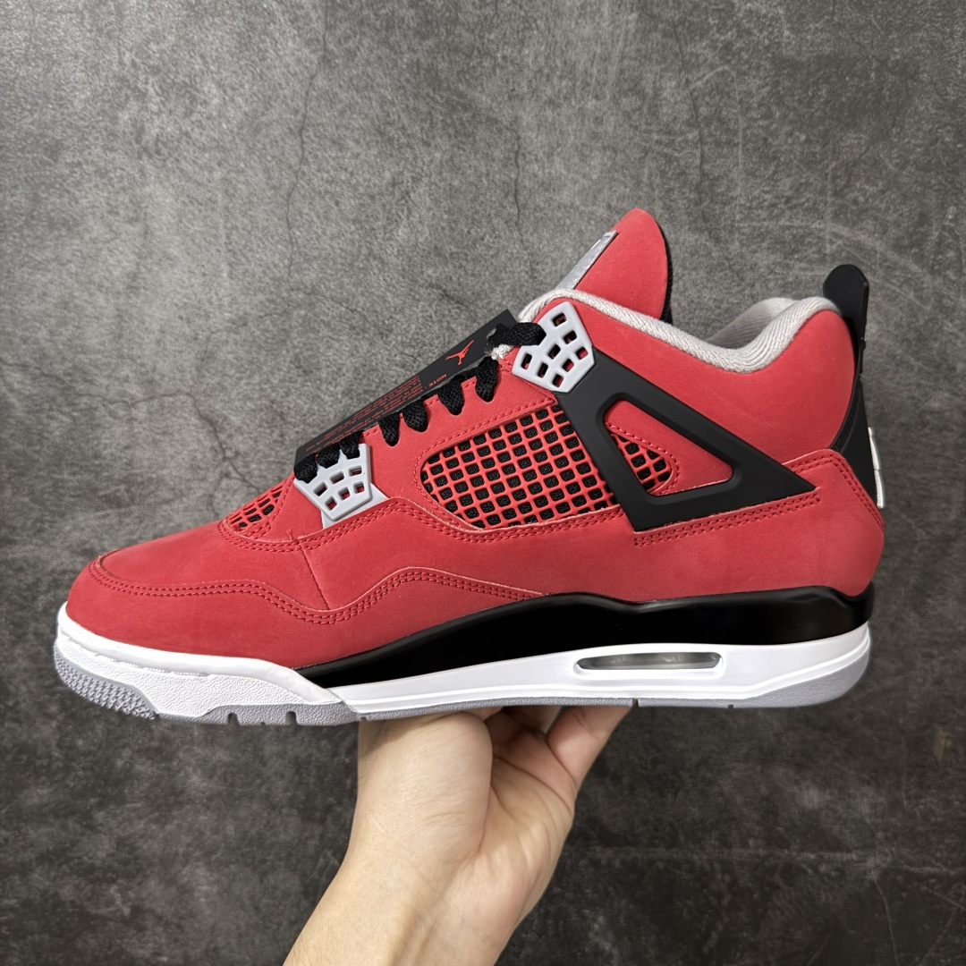 图片[2]-【纯原LW版本】Air Jordan AJ4 Retro 2025复刻公牛红黑 FQ8138-600 第一梯队最新批次 细节多次校对改良 接近完美 细节达到可过鉴定标准 耗时半年巨作 全套原纸板楦头开发 原厂特供皮料加持 确保原汁原味 完美呈现四代版型 一比一鞋头弧度高度鞋身弧度 数据细节工艺流程均保持原鞋一致 原厂TPU网格鞋带扣 正确内里网布 菱角分明不变形无多余毛边 柔软性质感一致于原鞋 原厂织唛标 原厂飞人电绣工艺 尾指中部跳三针 独家绑鞋带手法 印刷中底布 四线拉帮 米色美纹纸贴合固定 进口港宝加持 后跟自然饱满 全鞋荧光划线卡点 追求极致完美 每一双都是工艺品 多重QC质检 超越公司货的品控标准 实实在在的免检产品 尺码：36-47.5-选品中心