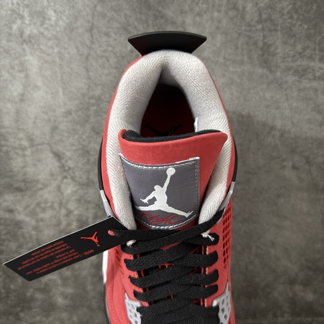 图片[8]-【纯原LW版本】Air Jordan AJ4 Retro 2025复刻公牛红黑 FQ8138-600 第一梯队最新批次 细节多次校对改良 接近完美 细节达到可过鉴定标准 耗时半年巨作 全套原纸板楦头开发 原厂特供皮料加持 确保原汁原味 完美呈现四代版型 一比一鞋头弧度高度鞋身弧度 数据细节工艺流程均保持原鞋一致 原厂TPU网格鞋带扣 正确内里网布 菱角分明不变形无多余毛边 柔软性质感一致于原鞋 原厂织唛标 原厂飞人电绣工艺 尾指中部跳三针 独家绑鞋带手法 印刷中底布 四线拉帮 米色美纹纸贴合固定 进口港宝加持 后跟自然饱满 全鞋荧光划线卡点 追求极致完美 每一双都是工艺品 多重QC质检 超越公司货的品控标准 实实在在的免检产品 尺码：36-47.5-选品中心
