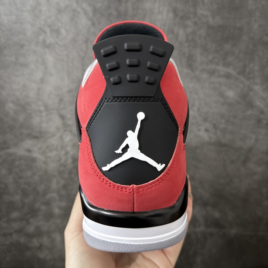 图片[4]-【纯原LW版本】Air Jordan AJ4 Retro 2025复刻公牛红黑 FQ8138-600 第一梯队最新批次 细节多次校对改良 接近完美 细节达到可过鉴定标准 耗时半年巨作 全套原纸板楦头开发 原厂特供皮料加持 确保原汁原味 完美呈现四代版型 一比一鞋头弧度高度鞋身弧度 数据细节工艺流程均保持原鞋一致 原厂TPU网格鞋带扣 正确内里网布 菱角分明不变形无多余毛边 柔软性质感一致于原鞋 原厂织唛标 原厂飞人电绣工艺 尾指中部跳三针 独家绑鞋带手法 印刷中底布 四线拉帮 米色美纹纸贴合固定 进口港宝加持 后跟自然饱满 全鞋荧光划线卡点 追求极致完美 每一双都是工艺品 多重QC质检 超越公司货的品控标准 实实在在的免检产品 尺码：36-47.5-选品中心