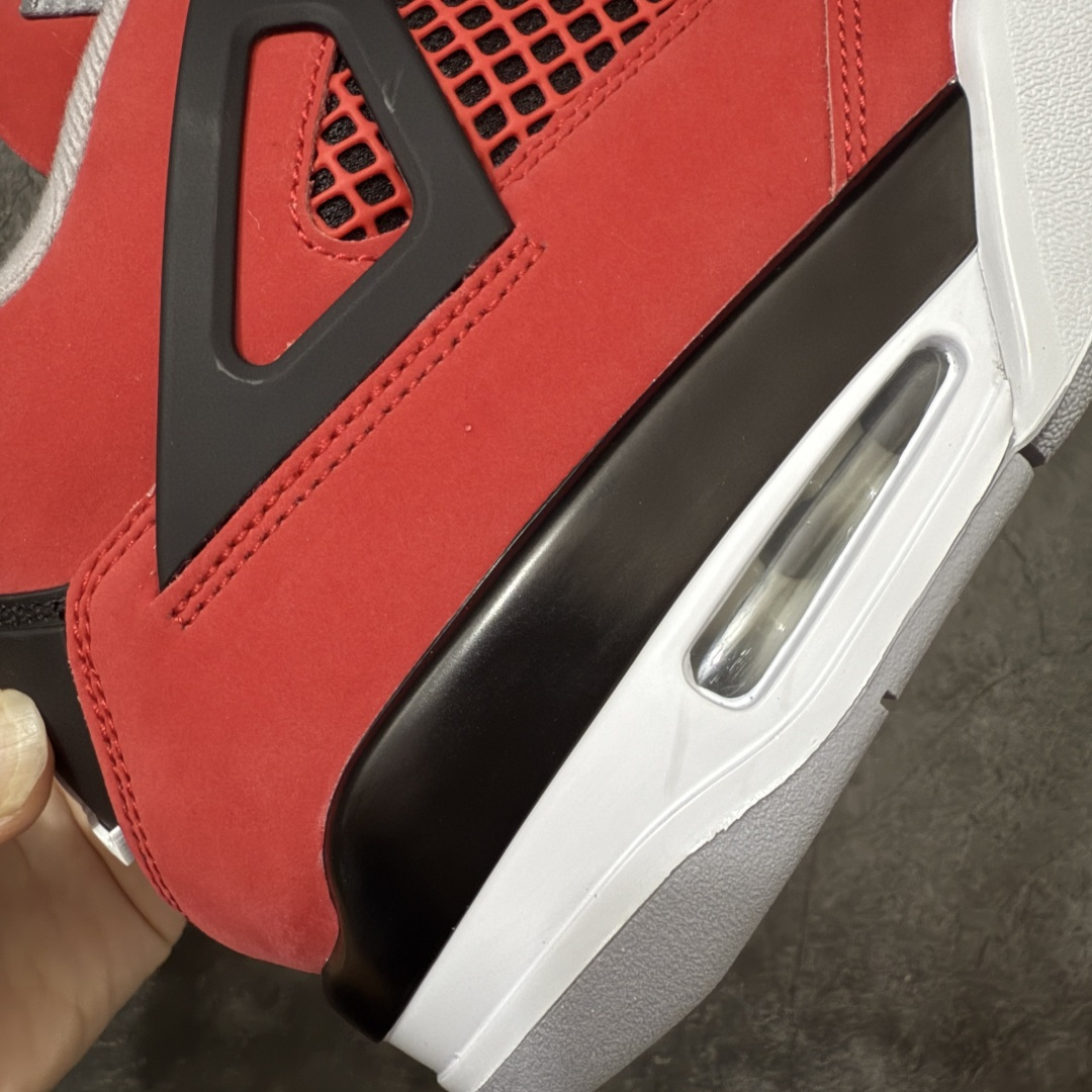 图片[3]-【纯原LW版本】Air Jordan AJ4 Retro 2025复刻公牛红黑 FQ8138-600 第一梯队最新批次 细节多次校对改良 接近完美 细节达到可过鉴定标准 耗时半年巨作 全套原纸板楦头开发 原厂特供皮料加持 确保原汁原味 完美呈现四代版型 一比一鞋头弧度高度鞋身弧度 数据细节工艺流程均保持原鞋一致 原厂TPU网格鞋带扣 正确内里网布 菱角分明不变形无多余毛边 柔软性质感一致于原鞋 原厂织唛标 原厂飞人电绣工艺 尾指中部跳三针 独家绑鞋带手法 印刷中底布 四线拉帮 米色美纹纸贴合固定 进口港宝加持 后跟自然饱满 全鞋荧光划线卡点 追求极致完美 每一双都是工艺品 多重QC质检 超越公司货的品控标准 实实在在的免检产品 尺码：36-47.5-选品中心