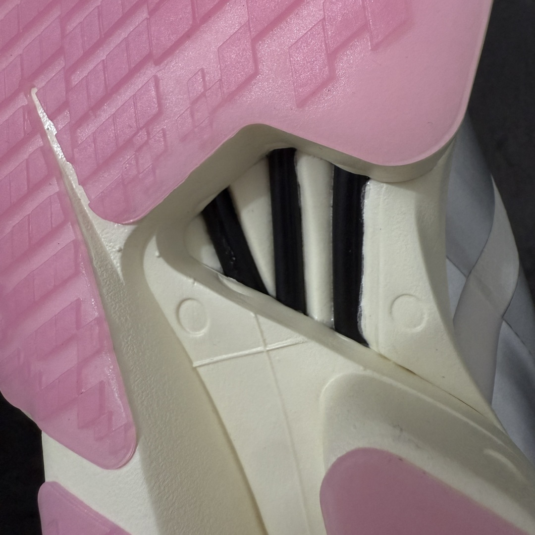 图片[10]-【NO.1纯原】Adidas Adizero Adios Pro 4 M竞训跑步鞋 JQ4445 市场独一档品质 区别所有版本 原鞋购入开发数月 原材料 原档案打造 细节版型一比一 独立双层组合底私模.超软弹发泡超临界底 搭配ENERGYRODS 2.0真碳柱，每一步都动力满满 鞋面用的是Lightlock技术，轻透又贴合，就像给脚定制的一样。 中底是全掌Lightstrike Pro泡棉，软弹感超绝 真正一比一还原真实脚感💪🏻 尺码：36 36.5 37 38 38.5 39 40 40.5 41 42 42.5 43 44 44.5 45 46-选品中心
