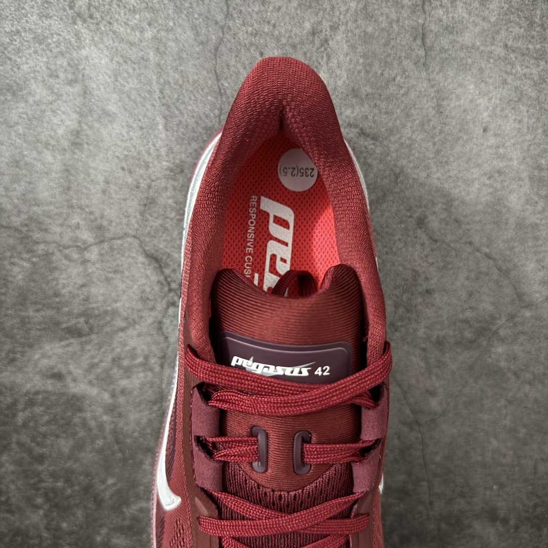 图片[8]-【RS纯原】Nike Air Zoom Pegasus 42 登月42代超级飞马系列马拉松跑步鞋 IO8251-600 平台专供 充正品质 原材料打造 中底搭载前Zoom+全掌React配置 全部原鞋开发打造 所有细节全部同步原版 全新一代拥有 Zoom Air 一如既往的稳定感和流畅感 鞋面采用工程网眼设计 为特定高热区域营造出色透气性 进一步增加鞋面的穿孔数量 让足部能够快速散热 中足搭配 Flywire 飞线 在高速运动时营造舒适稳定的贴合感 内置Zoon气垫加持 动力十足！ 尺码： 36-45-选品中心
