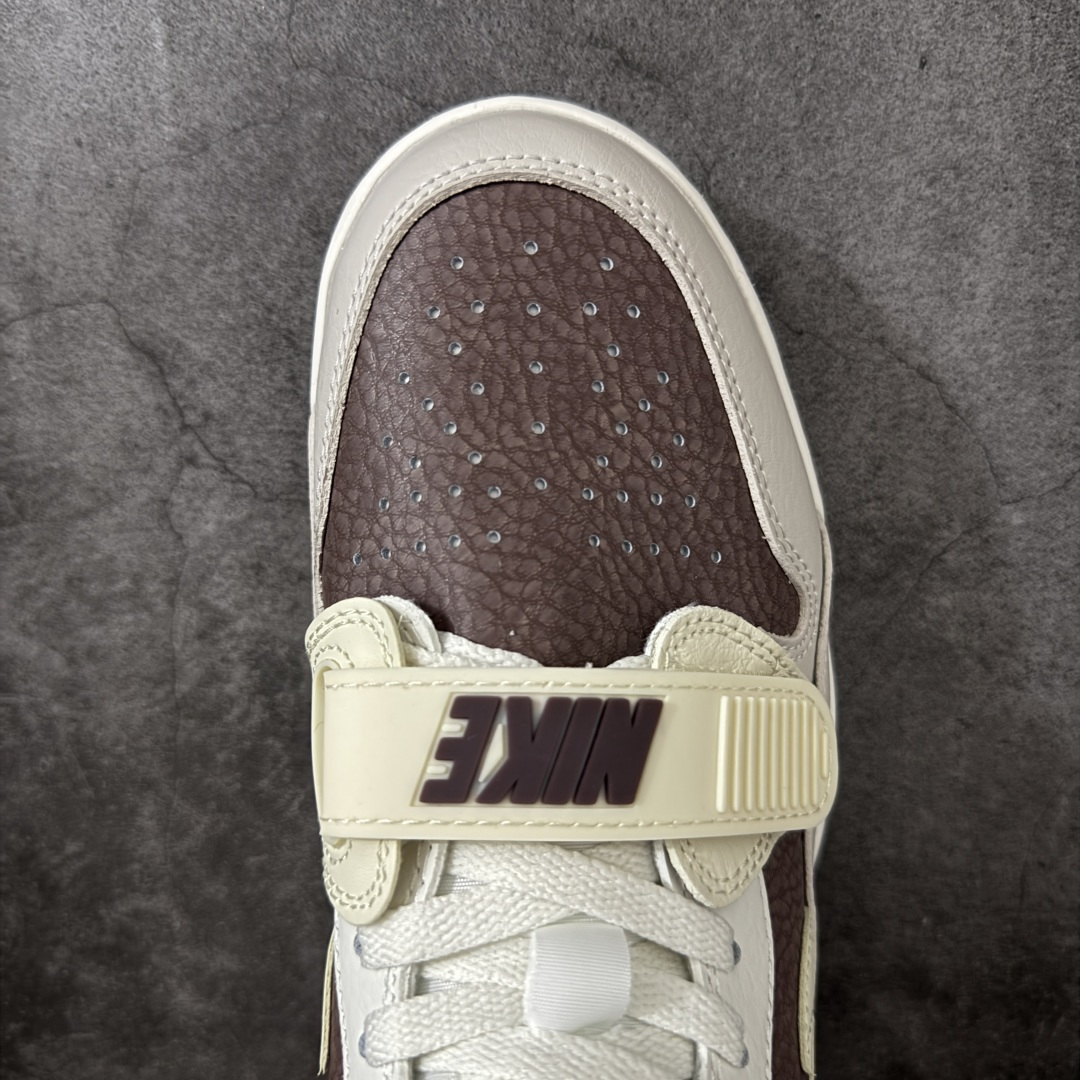 图片[5]-【纯原N版】Air Jordan Legacy AJ312 Low 低帮复古篮球鞋 IV3217-211 市场最强独一档产物 全套原纸板楦头开发 原厂大底磨具加持立体防滑纹理 原档数据后跟TPU子母扣魔术贴 原装可视Air Sole气垫 原汁原味最完美的312代版型 唯一正确鞋头趴度弧度高度鞋身腰线 进口港宝加持 后跟自然饱满 全鞋荧光划线卡点 追求极致完美 每一双都是工艺品 多重QC质检 超越公司货的品控标准 实实在在的免检产品 鞋身采用了皮革材质打造 横跨鞋面的魔术贴十分吸睛 侧面的Swoosh Logo的一部分被鞋面遮挡了一部分 颇具玩味 魔术贴上标有NK标识 而鞋舌上是Jordan的经典红色飞翼Logo 后跟和鞋底均采用了AJ3的设计 后跟上同样也使用了经典的爆裂纹图案 尺码：36-47.5-选品中心