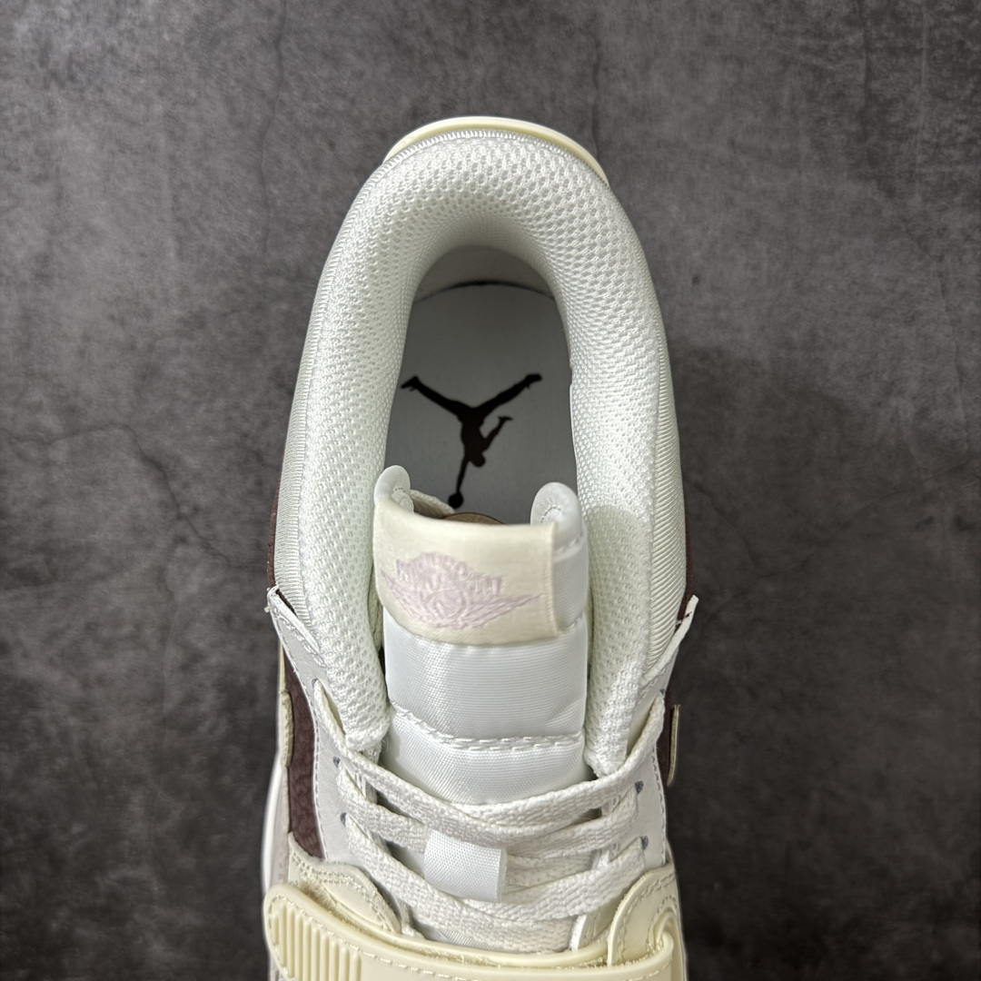 图片[8]-【纯原N版】Air Jordan Legacy AJ312 Low 低帮复古篮球鞋 IV3217-211 市场最强独一档产物 全套原纸板楦头开发 原厂大底磨具加持立体防滑纹理 原档数据后跟TPU子母扣魔术贴 原装可视Air Sole气垫 原汁原味最完美的312代版型 唯一正确鞋头趴度弧度高度鞋身腰线 进口港宝加持 后跟自然饱满 全鞋荧光划线卡点 追求极致完美 每一双都是工艺品 多重QC质检 超越公司货的品控标准 实实在在的免检产品 鞋身采用了皮革材质打造 横跨鞋面的魔术贴十分吸睛 侧面的Swoosh Logo的一部分被鞋面遮挡了一部分 颇具玩味 魔术贴上标有NK标识 而鞋舌上是Jordan的经典红色飞翼Logo 后跟和鞋底均采用了AJ3的设计 后跟上同样也使用了经典的爆裂纹图案 尺码：36-47.5-选品中心