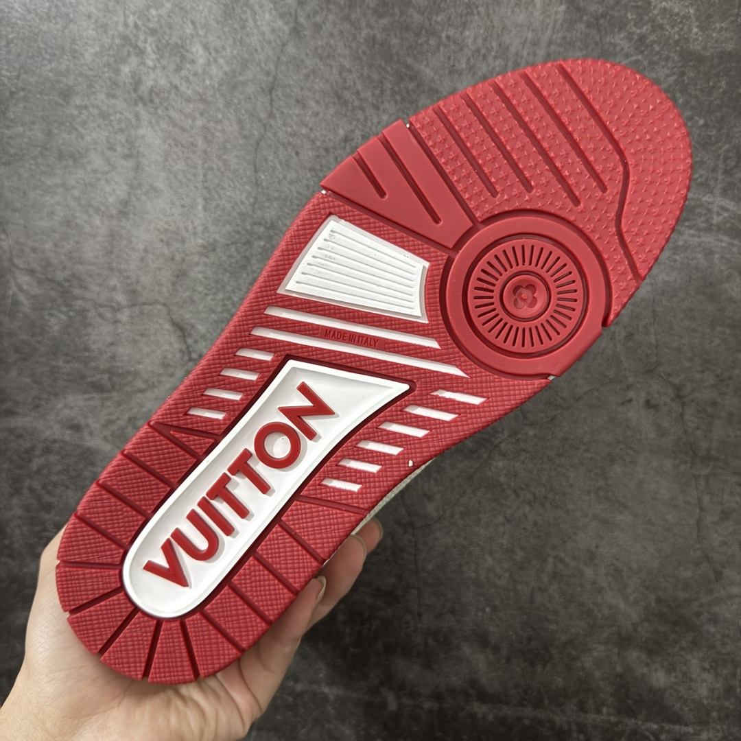 图片[9]-【纯原DM礼盒版】LV Louis Vuitton Trainer 低帮休闲板鞋 代购级别 ZP级全套包装 原版购入历时近两个月开发打造！ 经典多拼色超好看 原版完美楦型 调试了两个月 鞋面独家订制压纹粒面小牛皮 大底TPU、模具费2w+ 质感媲美原版 垫脚聚米微料加透气英伦网布 细节原版一致 ❗️请注意区分市面通货材料 版型 包装配件 尺码： 38 39 40 41 42 43 44 45 46-莆田鞋