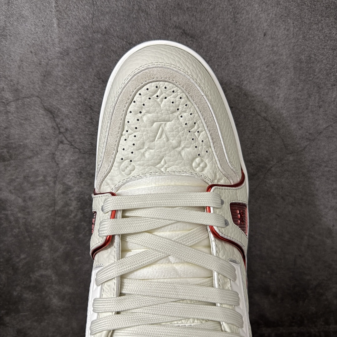 图片[5]-【纯原DM礼盒版】LV Louis Vuitton Trainer 低帮休闲板鞋 代购级别 ZP级全套包装 原版购入历时近两个月开发打造！ 经典多拼色超好看 原版完美楦型 调试了两个月 鞋面独家订制压纹粒面小牛皮 大底TPU、模具费2w+ 质感媲美原版 垫脚聚米微料加透气英伦网布 细节原版一致 ❗️请注意区分市面通货材料 版型 包装配件 尺码： 38 39 40 41 42 43 44 45 46-莆田鞋