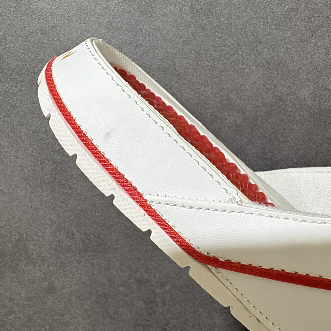 Air Jordan 12 Hydro Retro Slides 系列运动拖鞋经典的配色装扮 加上可调节