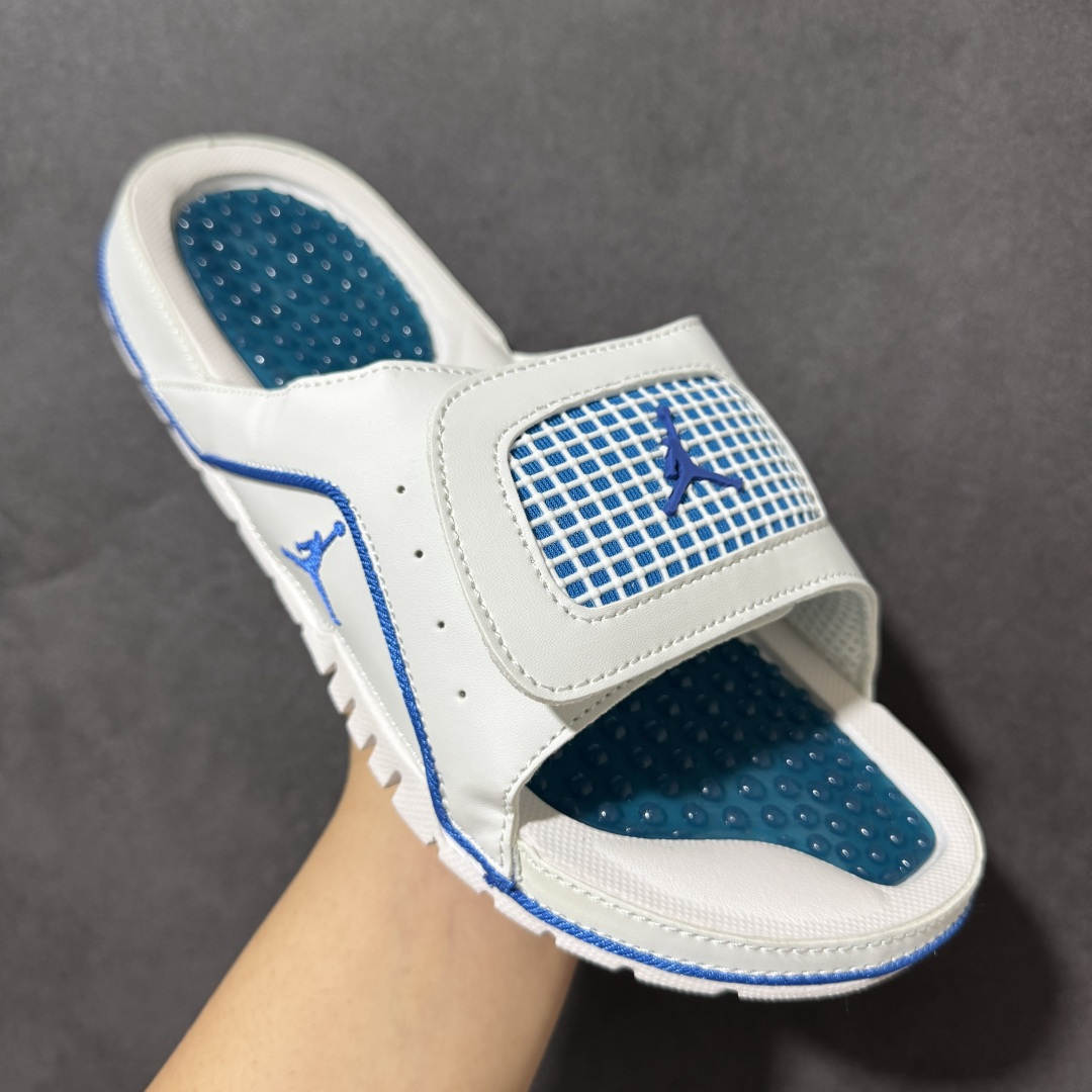 Air Jordan 12 Hydro Retro Slides 系列运动拖鞋经典的配色装扮 加上可调节