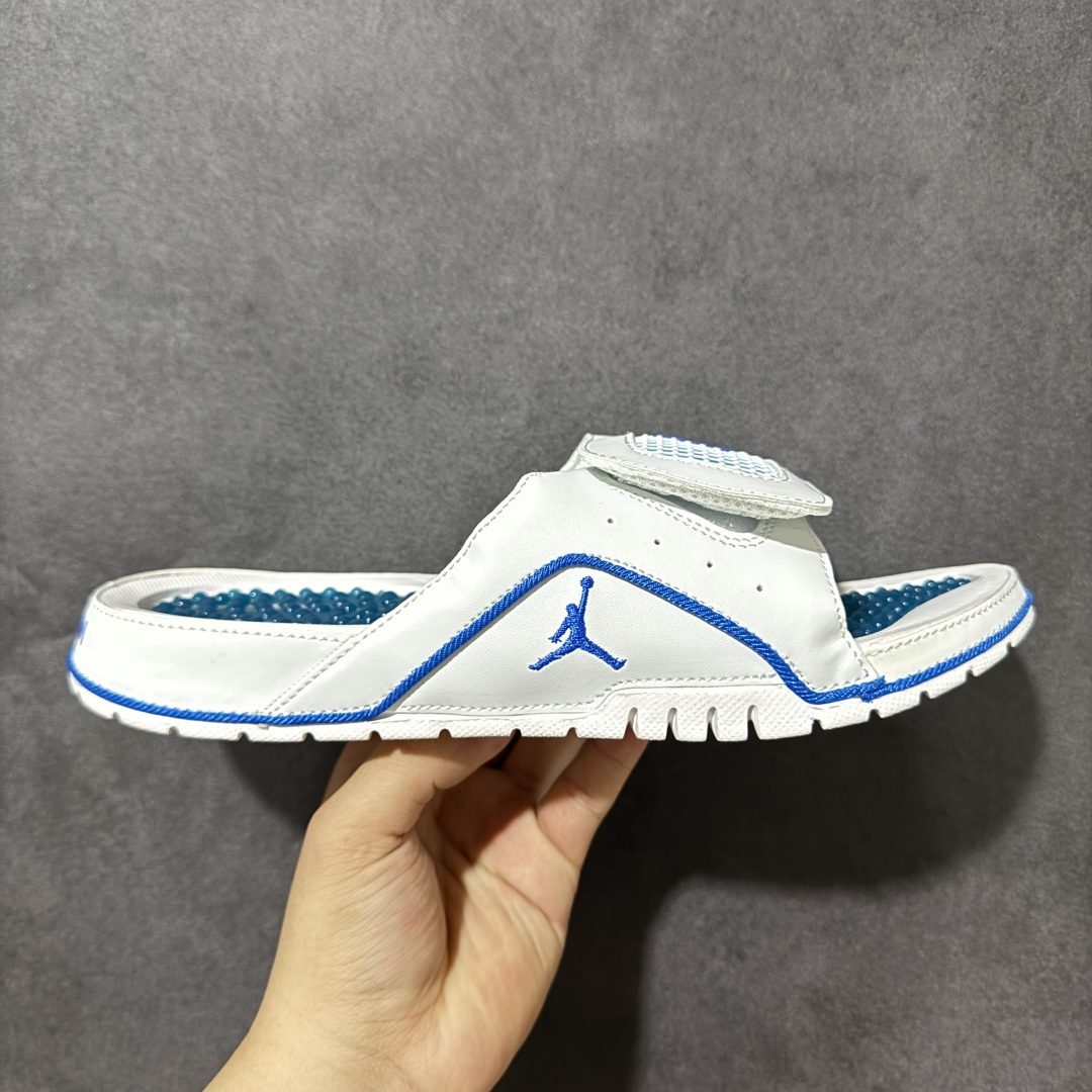 Air Jordan 12 Hydro Retro Slides 系列运动拖鞋经典的配色装扮 加上可调节