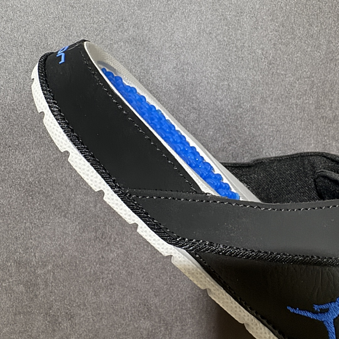 Air Jordan 12 Hydro Retro Slides 系列运动拖鞋经典的配色装扮 加上可调节