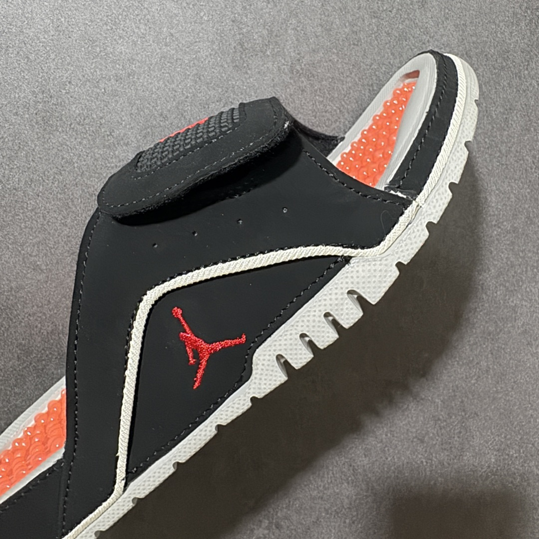 Air Jordan 12 Hydro Retro Slides 系列运动拖鞋经典的配色装扮 加上可调节