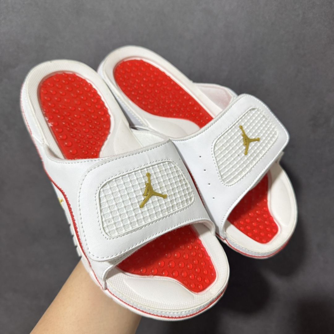 图片[11]-【公司级】Air Jordan 12 Hydro Retro Slides 系列运动拖鞋 经典的配色装扮 加上可调节的搭带 TPR 按摩内底和 Phylon 缓震鞋底 以高规格的配置带来非凡舒适的穿着体验 作为AJ的铁杆粉丝 这份夏日精品想必无法忽视 货号：532225-104 尺码：36-47.5-选品中心