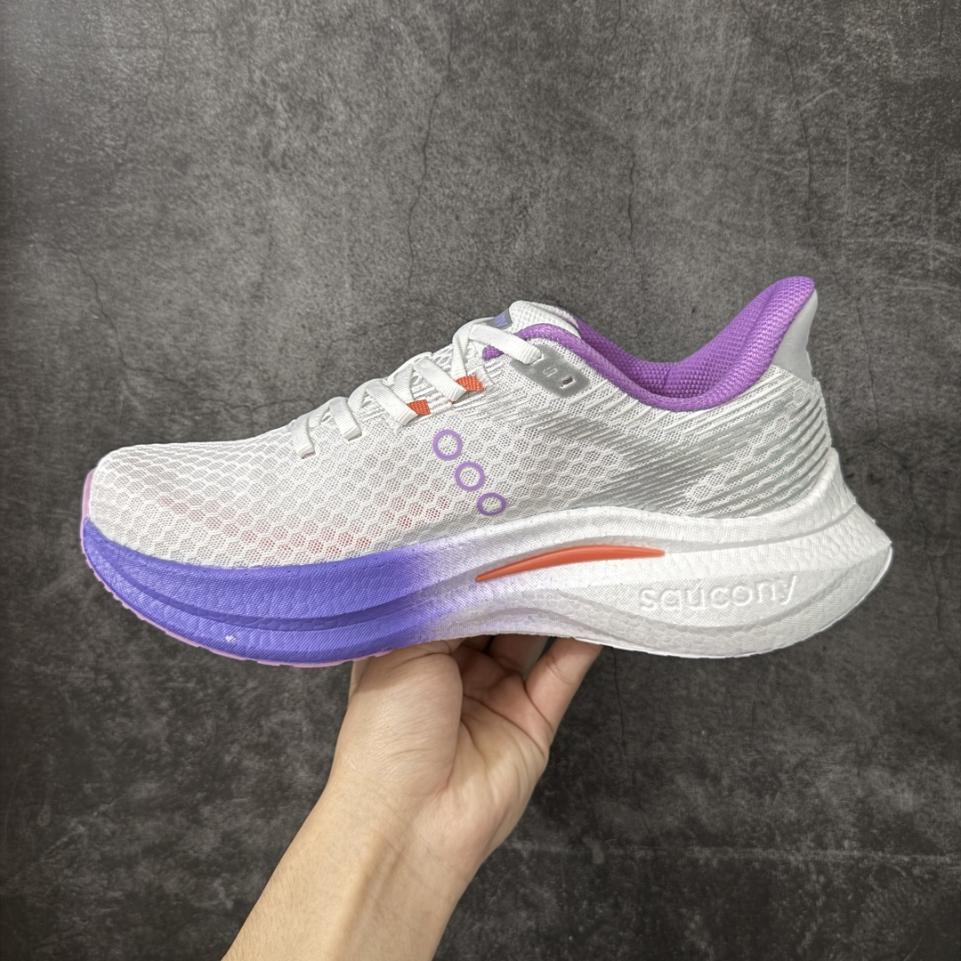 图片[2]-【GX纯原版】Saucony ENDORPHIN SPEED 啡速 5 尼龙板 HTC CHINA 百搭舒适 低帮 PWRRUNC 中底 马拉松训练竞速跑步鞋 男女同款 注意区分市场公司级 品质细节有明显区别 1：1碳板 秒杀市面错误贴合碳板回 1：1私模 正确巴斯夫爆米花 秒杀市面错误版 索康尼推出的跑鞋是一款外观激进但脚感舒适的跑鞋 采用了全新的中底设计和鞋面工程 保留了软弹脚感和稳定支撑 适合进阶跑者和喜欢软弹脚感的跑者选择 尺码：36-45带半码-选品中心