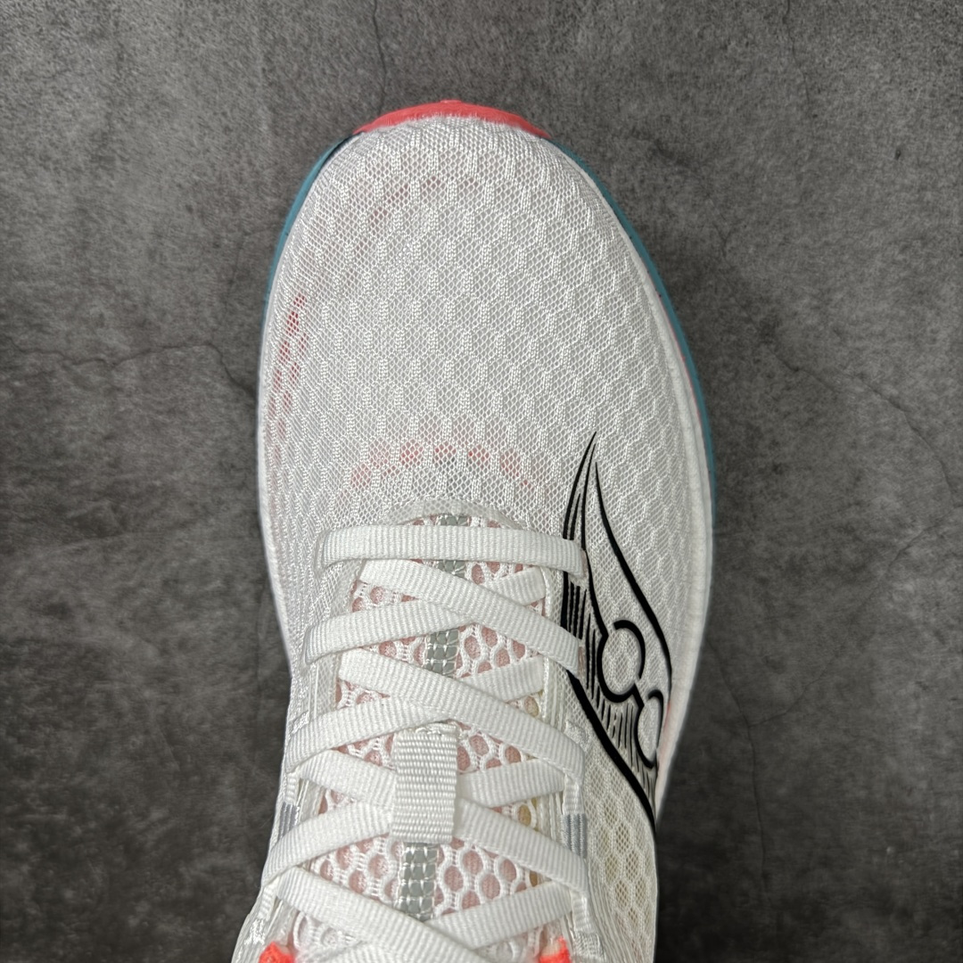 图片[5]-【GX纯原版】Saucony ENDORPHIN SPEED 啡速 5 尼龙板 HTC CHINA 百搭舒适 低帮 PWRRUNC 中底 马拉松训练竞速跑步鞋 男女同款 注意区分市场公司级 品质细节有明显区别 1：1碳板 秒杀市面错误贴合碳板回 1：1私模 正确巴斯夫爆米花 秒杀市面错误版 索康尼推出的跑鞋是一款外观激进但脚感舒适的跑鞋 采用了全新的中底设计和鞋面工程 保留了软弹脚感和稳定支撑 适合进阶跑者和喜欢软弹脚感的跑者选择 尺码：36-45带半码-选品中心