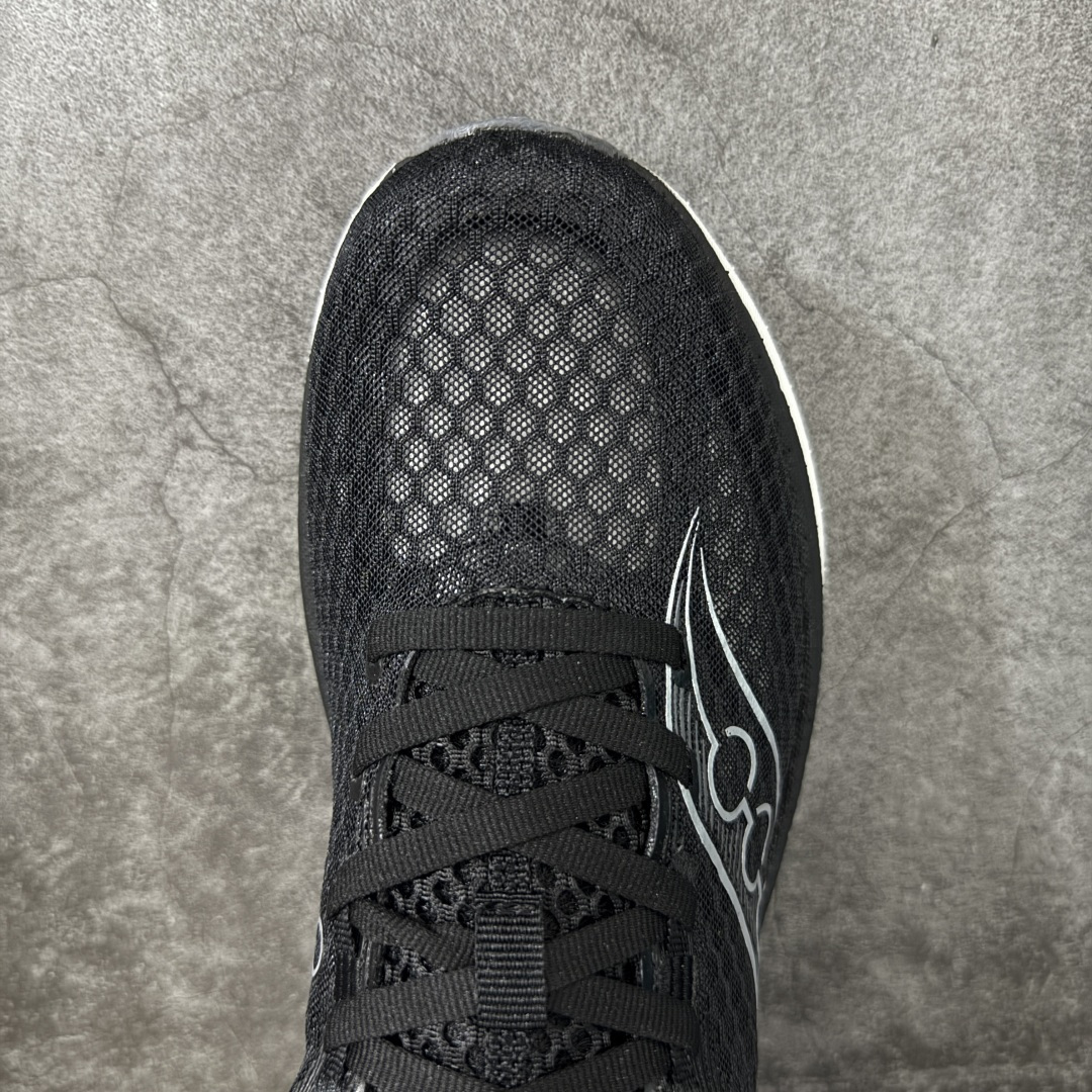 图片[5]-【GX纯原版】Saucony ENDORPHIN SPEED 啡速 5 尼龙板 HTC CHINA 百搭舒适 低帮 PWRRUNC 中底 马拉松训练竞速跑步鞋 男女同款 注意区分市场公司级 品质细节有明显区别 1：1碳板 秒杀市面错误贴合碳板回 1：1私模 正确巴斯夫爆米花 秒杀市面错误版 索康尼推出的跑鞋是一款外观激进但脚感舒适的跑鞋 采用了全新的中底设计和鞋面工程 保留了软弹脚感和稳定支撑 适合进阶跑者和喜欢软弹脚感的跑者选择 尺码：36-45带半码-选品中心