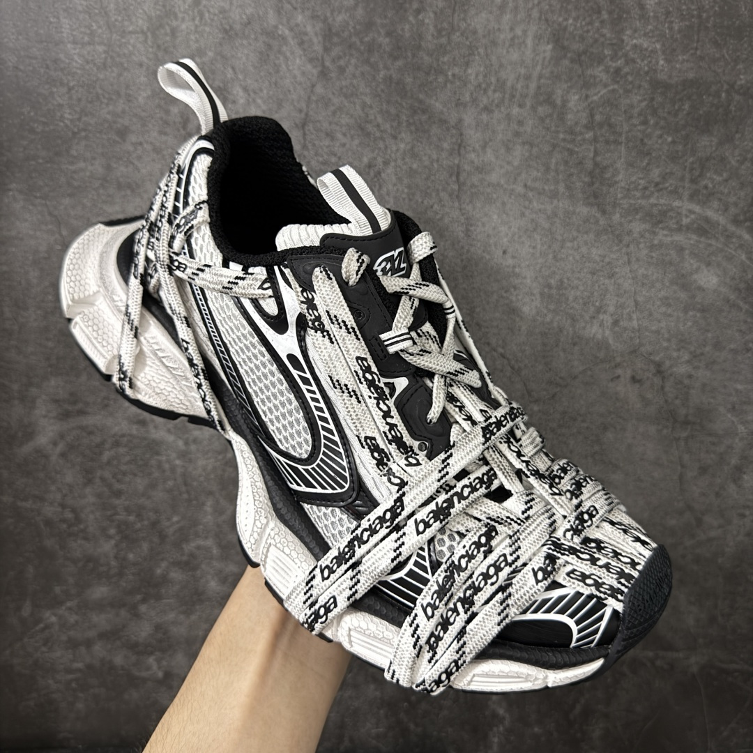 图片[3]-【X版纯原】BALENCIAGA 3XL Sneakers 巴黎世家十代网布系带低帮走秀复古老爹鞋 全新版本 全新顶端品质 全套原纸板楦头开发 最原汁原味的灵魂版型 全鞋荧光划线卡点 胶水把控整洁度追求极致完美 每一双都是工艺品 多重QC质检 超越公司货的品控标准 实实在在的免检产品 原盒原配 正确字体电绣 粗细、位置、大小正确 侧边TPU 透气孔匹配意产原版 正确分离大底 TPU软底 原版一致大底LOGO 立体感十足 原厂皮料水洗做旧 采购原厂网纱 不含皮革 网布材料和聚氨酯 磨损效果 鞋头边缘和后帮 Balenciaga 徽标 鞋面和后跟凸印尺码 鞋舌 3XL 橡胶品牌标识和反光细节 鞋帮拉袢和鞋舌拉祥 配反光细节 备用鞋带在鞋履前侧 可在穿着前取下 便于不同造型搭配 正常尺码 尺码：35 36 37 38 39 40 41 42 43 44 45 46-莆田鞋