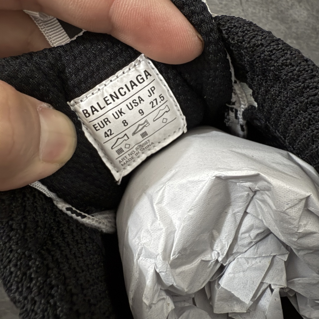 图片[6]-【X版纯原】BALENCIAGA 3XL Sneakers 巴黎世家十代网布系带低帮走秀复古老爹鞋 全新版本 全新顶端品质 全套原纸板楦头开发 最原汁原味的灵魂版型 全鞋荧光划线卡点 胶水把控整洁度追求极致完美 每一双都是工艺品 多重QC质检 超越公司货的品控标准 实实在在的免检产品 原盒原配 正确字体电绣 粗细、位置、大小正确 侧边TPU 透气孔匹配意产原版 正确分离大底 TPU软底 原版一致大底LOGO 立体感十足 原厂皮料水洗做旧 采购原厂网纱 不含皮革 网布材料和聚氨酯 磨损效果 鞋头边缘和后帮 Balenciaga 徽标 鞋面和后跟凸印尺码 鞋舌 3XL 橡胶品牌标识和反光细节 鞋帮拉袢和鞋舌拉祥 配反光细节 备用鞋带在鞋履前侧 可在穿着前取下 便于不同造型搭配 正常尺码 尺码：35 36 37 38 39 40 41 42 43 44 45 46-莆田鞋