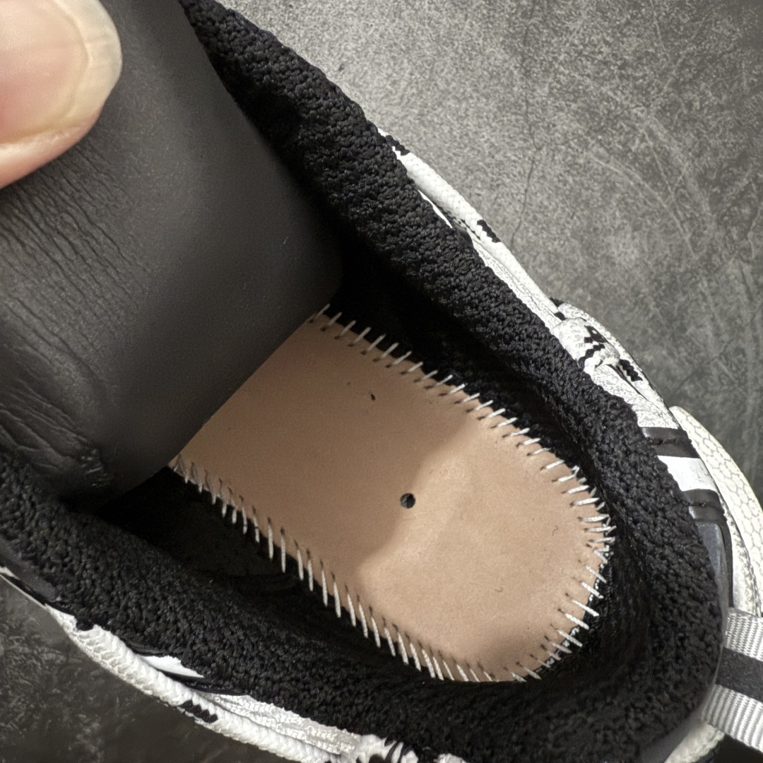 图片[8]-【X版纯原】BALENCIAGA 3XL Sneakers 巴黎世家十代网布系带低帮走秀复古老爹鞋 全新版本 全新顶端品质 全套原纸板楦头开发 最原汁原味的灵魂版型 全鞋荧光划线卡点 胶水把控整洁度追求极致完美 每一双都是工艺品 多重QC质检 超越公司货的品控标准 实实在在的免检产品 原盒原配 正确字体电绣 粗细、位置、大小正确 侧边TPU 透气孔匹配意产原版 正确分离大底 TPU软底 原版一致大底LOGO 立体感十足 原厂皮料水洗做旧 采购原厂网纱 不含皮革 网布材料和聚氨酯 磨损效果 鞋头边缘和后帮 Balenciaga 徽标 鞋面和后跟凸印尺码 鞋舌 3XL 橡胶品牌标识和反光细节 鞋帮拉袢和鞋舌拉祥 配反光细节 备用鞋带在鞋履前侧 可在穿着前取下 便于不同造型搭配 正常尺码 尺码：35 36 37 38 39 40 41 42 43 44 45 46-莆田鞋