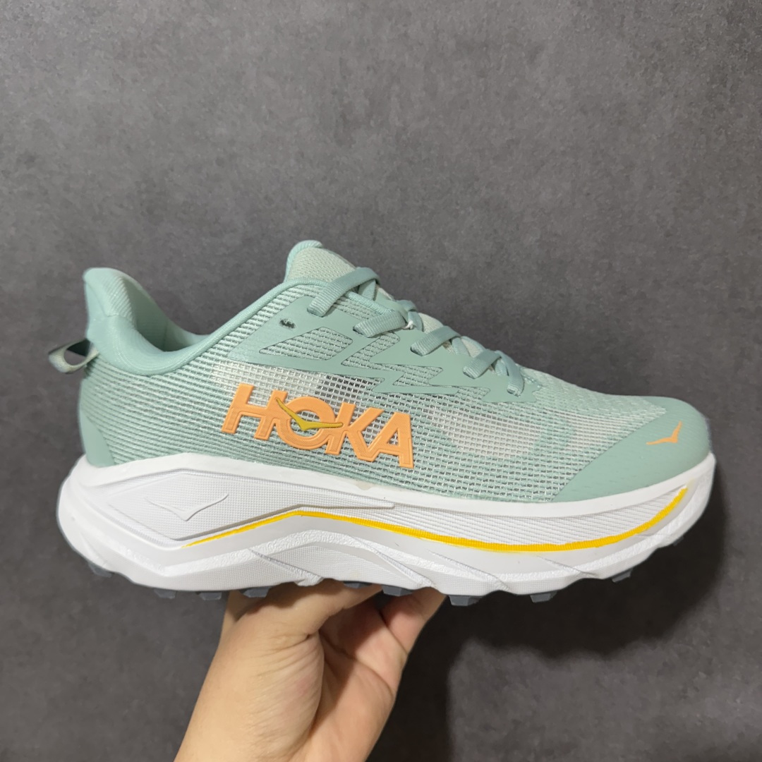 【公司级】HOKA ONE ONE Challenger 8 Wide 舒适柔软透气支撑跑步鞋 男女同款 黑金 货号： 1168717 尺码：36/45-选品中心
