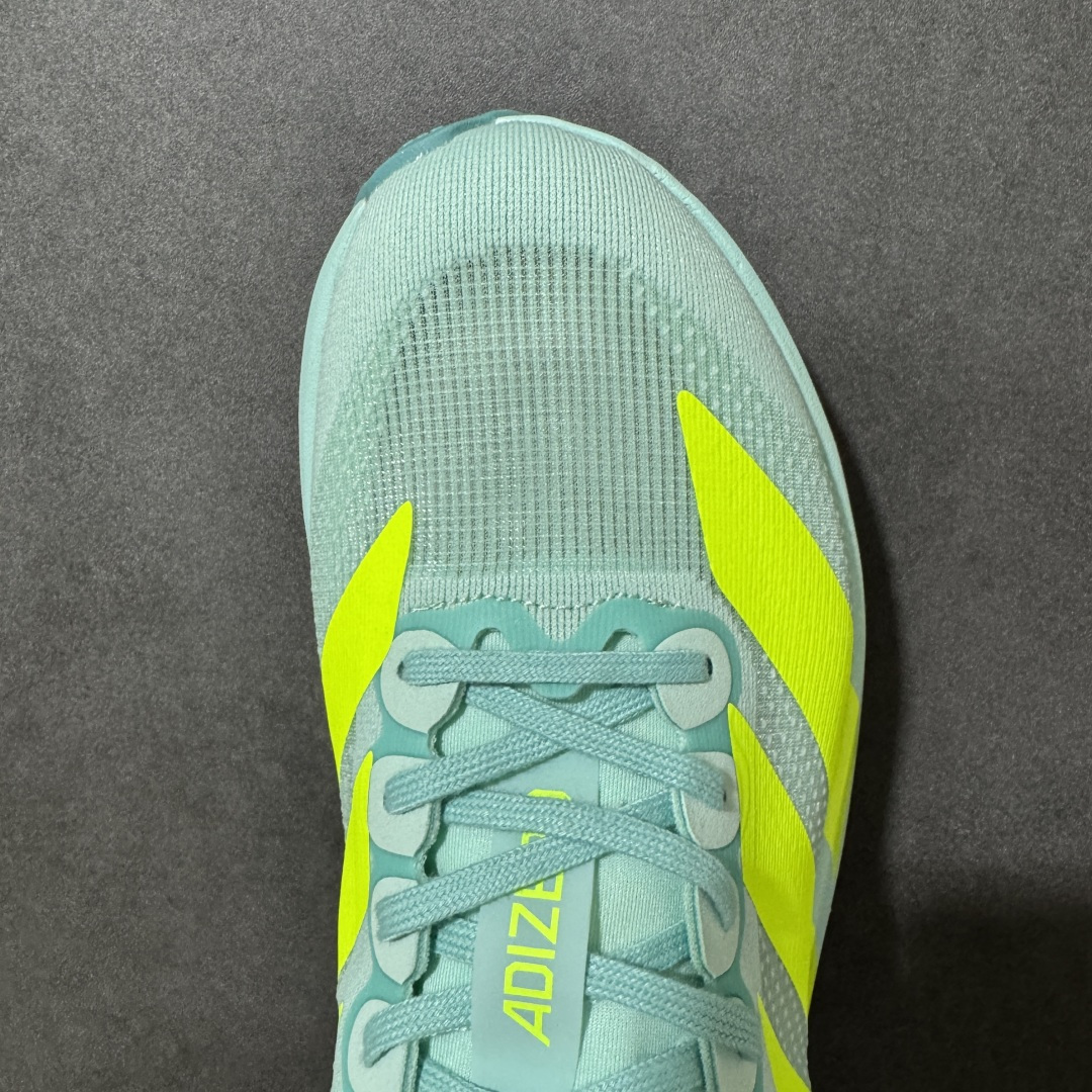 图片[5]-【公司级】阿迪达斯 ADIDAS ADIZERO EVO SL 运动舒适防滑耐磨 低帮跑步鞋 内置碳板 阿迪达斯革新力作!「破纪录轻跑鞋」adiZero Adios Pro EVO 极致轻盈的Lightweight Upper设计,带来近乎裸足的舒适体验。中底采用尖端科技，Lightstrike Pro材料经过精细调校，实现卓越缓震与轻量化的完美结合。#科技与时尚的融合 #阿迪达斯adidas #宝藏鞋子阿迪达斯 #今天只晒鞋 #潮鞋新品体验官 #那些年，那些鞋 #入秋换季先换鞋。 货号：JS4508 尺码：36-46带半码-选品中心