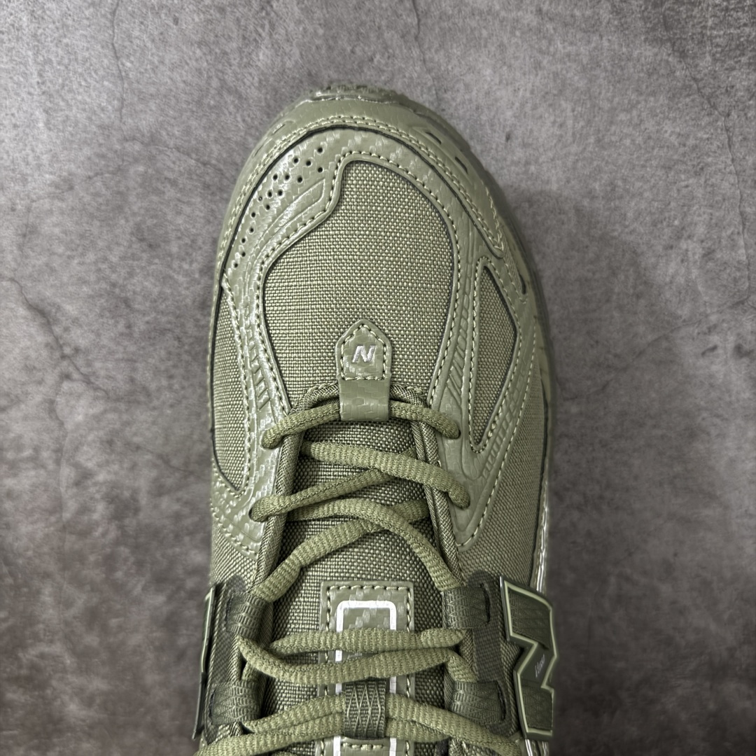 图片[5]-【纯原版】NB新百伦New Balance NB1906 U1906ROG系列复古老爹风休闲运动慢跑鞋 采用轻质牛剖革拼接透气网眼衬垫织物鞋面材质#T-Beam大底提供足步弓支撑，保持步态稳定#后跟搭载外露缓震胶 鞋身整体以各种深浅不一的灰色覆盖，鞋头以淡蓝色调装饰，网眼衬垫通过不规律的色块实现做旧的美感，泛黄的鞋底更是进一步增添了复古气息。 尺码：36 37 37.5 38 38.5 39.5 40 40.5 41.5 42 42.5 43 44 45 46.5-选品中心