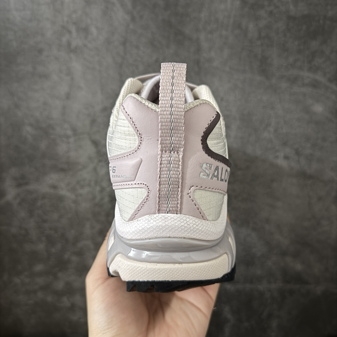 图片[4]-【纯原T0版】 Salomon XT-6 Expense 萨洛蒙复古潮流户外机能登山跑鞋 475982 全套原纸板楦头开发 原厂特供网布配套加持 确保原汁原味 完美呈现版型 原档数据独家私模五层组合大底 原装Ortholite轻量化鞋垫 中底布带钢印编号 原厂TPU锁扣 进口港宝加持 后跟自然饱满 还原公司包裹性 鞋面以“锯齿”状的包裹系统呈现 在基色底之下加入了各种色点缀 将公司的最新技术和时尚前卫的造型融入耐用的长跑款式中 鞋面由 TPU 薄膜制成 并焊接在高耐磨网眼上 使其既时尚又坚固 由 ACS底盘支撑 可增强稳定性和支撑力 以及由橡胶凸耳 Contragrip外底覆盖的 EVA 缓冲中底 旨在应对崎岖的地形 鞋舌上的彩色Salomon 标签、Quicklace 系统以及鞋头、鞋舌和鞋跟上的附加品牌使细节更加完美 让穿着者可以轻松驾驭户外与通勤下的任何运动生活场景 无缝鞋身户外随意纵横 颜值与脚感兼备 出街通勤 绝对非常吸睛 你值得拥有 尺码：36 36.5 37.5 38 38.5 39 40 40.5 41 42 42.5 43 44 44.5 45-选品中心