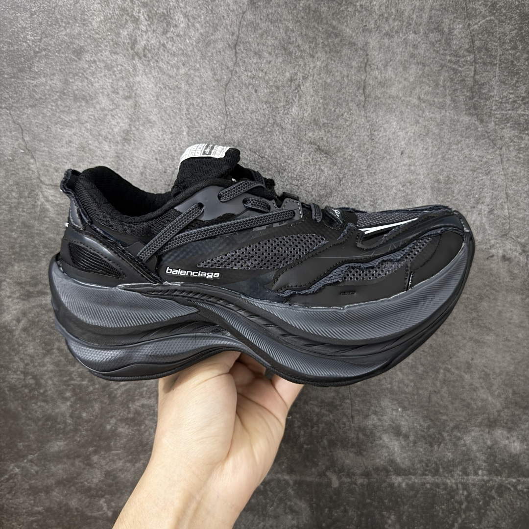 【VG纯原】Balenciaga巴黎世家26代 Jet 压纹印花 圆头厚底4.25cm 低帮 老爹鞋 男款 黑色 市场老牌巴黎世家大厂出品 品质价格无需多言 原鞋原材料打造 一比一细节还原 此款相对之前款式轻质很多 超厚鞋底增高4-5cm 高街风格-选品中心