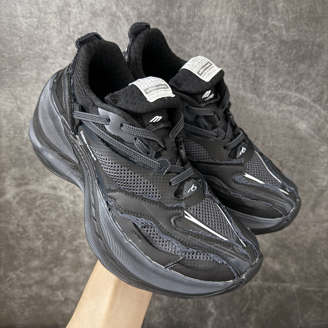 【VG纯原】Balenciaga巴黎世家26代 Jet 压纹印花 圆头厚底4.25cm 低帮 老爹鞋 男款 黑色 市场老牌巴黎世家大厂出品 品质价格无需多言 原鞋原材料打造 一比一细节还原 此款相对之前款式轻质很多 超厚鞋底增高4-5cm 高街风格-选品中心