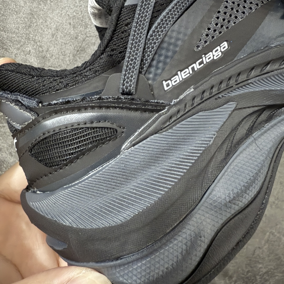 图片[3]-【VG纯原】Balenciaga巴黎世家26代 Jet 压纹印花 圆头厚底4.25cm 低帮 老爹鞋 男款 黑色 市场老牌巴黎世家大厂出品 品质价格无需多言 原鞋原材料打造 一比一细节还原 此款相对之前款式轻质很多 超厚鞋底增高4-5cm 高街风格-选品中心
