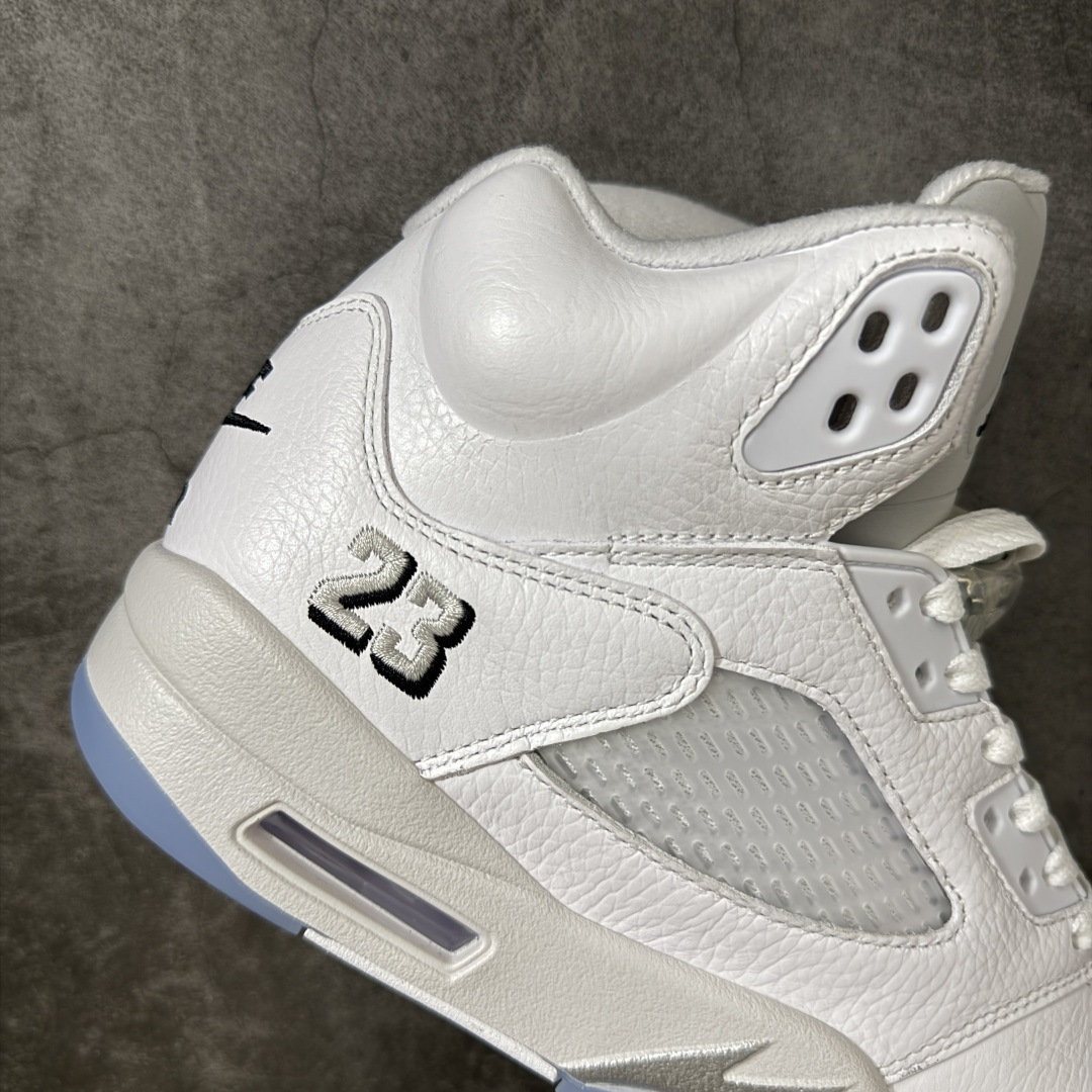 图片[7]-【KZ纯原】Air Jordan 5 Retro \”White Metallic\” AJ5 乔5白银 HQ7978-103 国内一线大厂出品 匠心打造 头层皮料原厂数据 全新纸板 模具打造 外贸 平台高端零售专供品质 品质毋庸置疑 一眼正品既视感 细节均已解码 货号：HQ7978-103 尺码：36 36.5 37.5 38 38.5 39 40 40.5 41 42 42.5 43 44 44.5 45 46 47.5-选品中心
