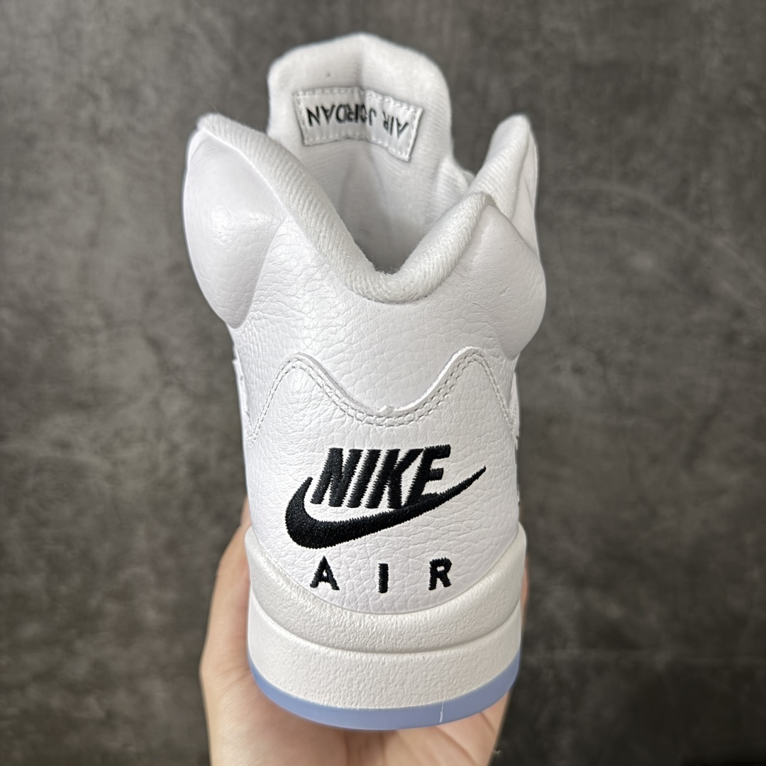 图片[4]-【KZ纯原】Air Jordan 5 Retro \”White Metallic\” AJ5 乔5白银 HQ7978-103 国内一线大厂出品 匠心打造 头层皮料原厂数据 全新纸板 模具打造 外贸 平台高端零售专供品质 品质毋庸置疑 一眼正品既视感 细节均已解码 货号：HQ7978-103 尺码：36 36.5 37.5 38 38.5 39 40 40.5 41 42 42.5 43 44 44.5 45 46 47.5-选品中心