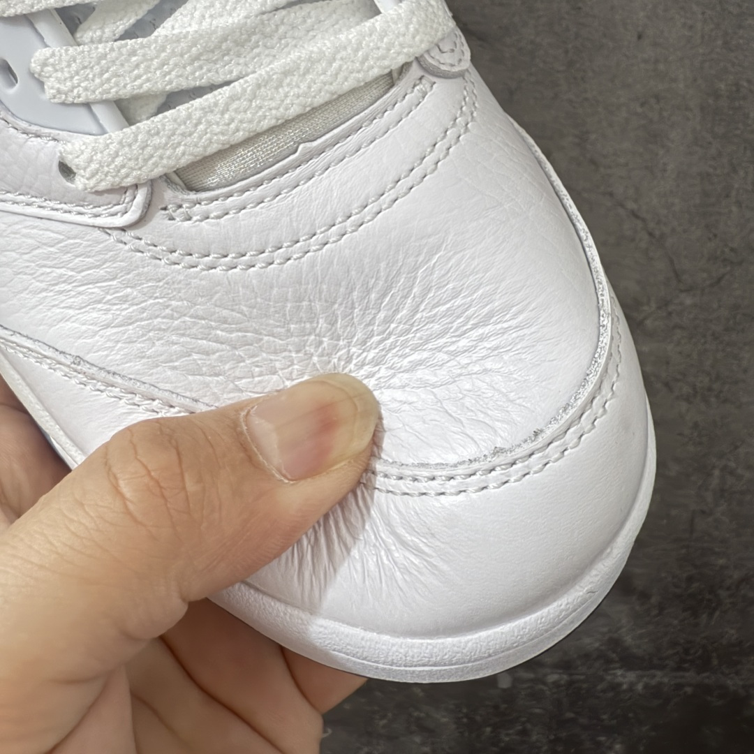 图片[5]-【KZ纯原】Air Jordan 5 Retro \”White Metallic\” AJ5 乔5白银 HQ7978-103 国内一线大厂出品 匠心打造 头层皮料原厂数据 全新纸板 模具打造 外贸 平台高端零售专供品质 品质毋庸置疑 一眼正品既视感 细节均已解码 货号：HQ7978-103 尺码：36 36.5 37.5 38 38.5 39 40 40.5 41 42 42.5 43 44 44.5 45 46 47.5-选品中心