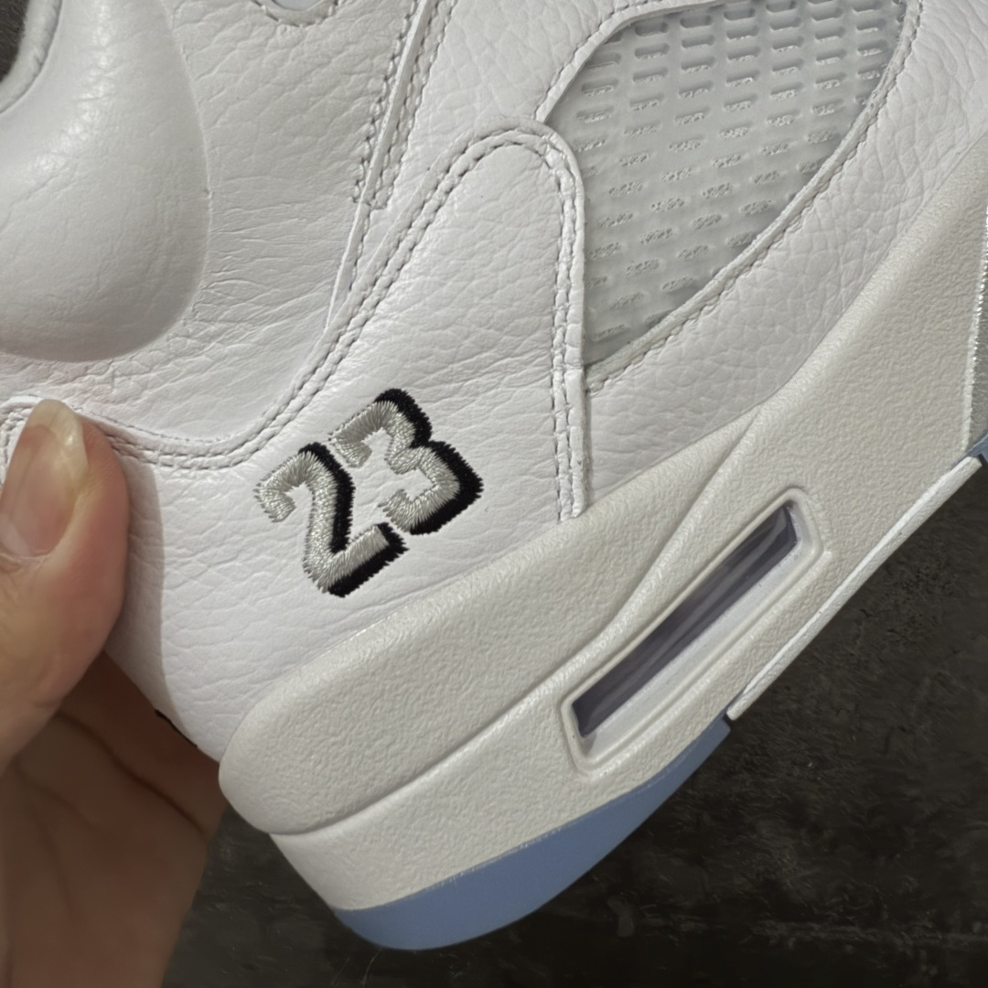 图片[3]-【KZ纯原】Air Jordan 5 Retro \”White Metallic\” AJ5 乔5白银 HQ7978-103 国内一线大厂出品 匠心打造 头层皮料原厂数据 全新纸板 模具打造 外贸 平台高端零售专供品质 品质毋庸置疑 一眼正品既视感 细节均已解码 货号：HQ7978-103 尺码：36 36.5 37.5 38 38.5 39 40 40.5 41 42 42.5 43 44 44.5 45 46 47.5-选品中心