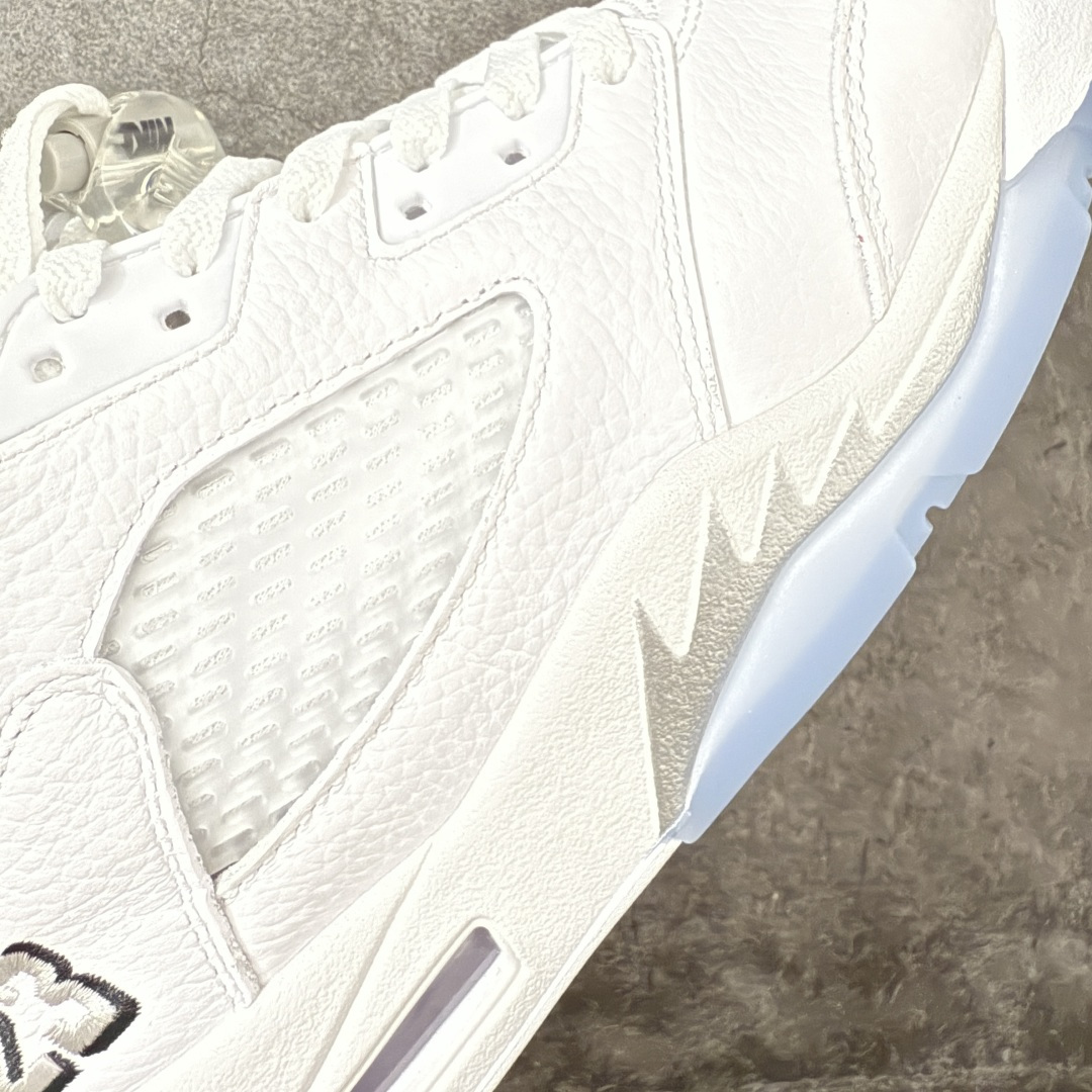 图片[4]-【KZ纯原】Air Jordan 5 Retro \”White Metallic\” AJ5 乔5白银 HQ7978-103 国内一线大厂出品 匠心打造 头层皮料原厂数据 全新纸板 模具打造 外贸 平台高端零售专供品质 品质毋庸置疑 一眼正品既视感 细节均已解码 货号：HQ7978-103 尺码：36 36.5 37.5 38 38.5 39 40 40.5 41 42 42.5 43 44 44.5 45 46 47.5-选品中心