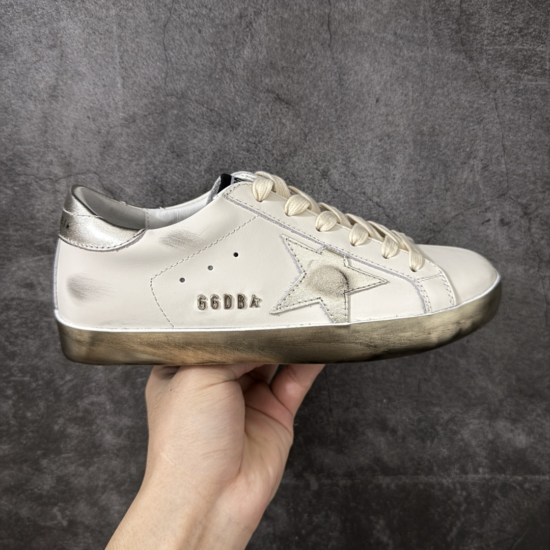 【莞产外贸版】GGDB Golden Goose Super Star 小脏鞋运动鞋 头层牛皮A级皮市面最顶级最性价比版本 欢迎各位外贸大佬拿样对比‼️ 火爆全网各路明星纷纷上脚，头层牛皮小脏鞋，顶级品质 全部细节官网同步 完美精细做工，全手工打磨做旧，自带3厘米内增高，巴黎时装周出镜率最高的小脏鞋。2020Golden Goose 官网同步上新，舒服不磨脚！ 尺码：35 36 37 38 39 40 41 42 43 44 45-选品中心
