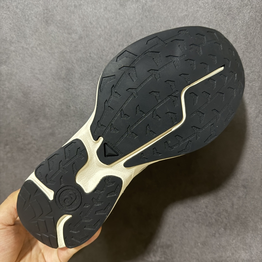 图片[9]-【CY版本】MM6 x SALOMON联名网面低帮休闲鞋通勤运动鞋单鞋 本次全新打造XT-MM6系列，鞋身处饰有巨型Salomon logo，鞋头处 MM6 数字标志彰显合作身份。XT-MM6推出三种配色：纯白搭配黑色细节、全黑点缀银色，以及亮红色与黑色组合的版本。ACS PRO则提供两款选择——从色渐变至灰色的清爽设计，另一款则采用高饱和度的黄黑撞色，赋予整体造型更强的视觉张力。 货号：476710-27 尺码：36-45半-选品中心
